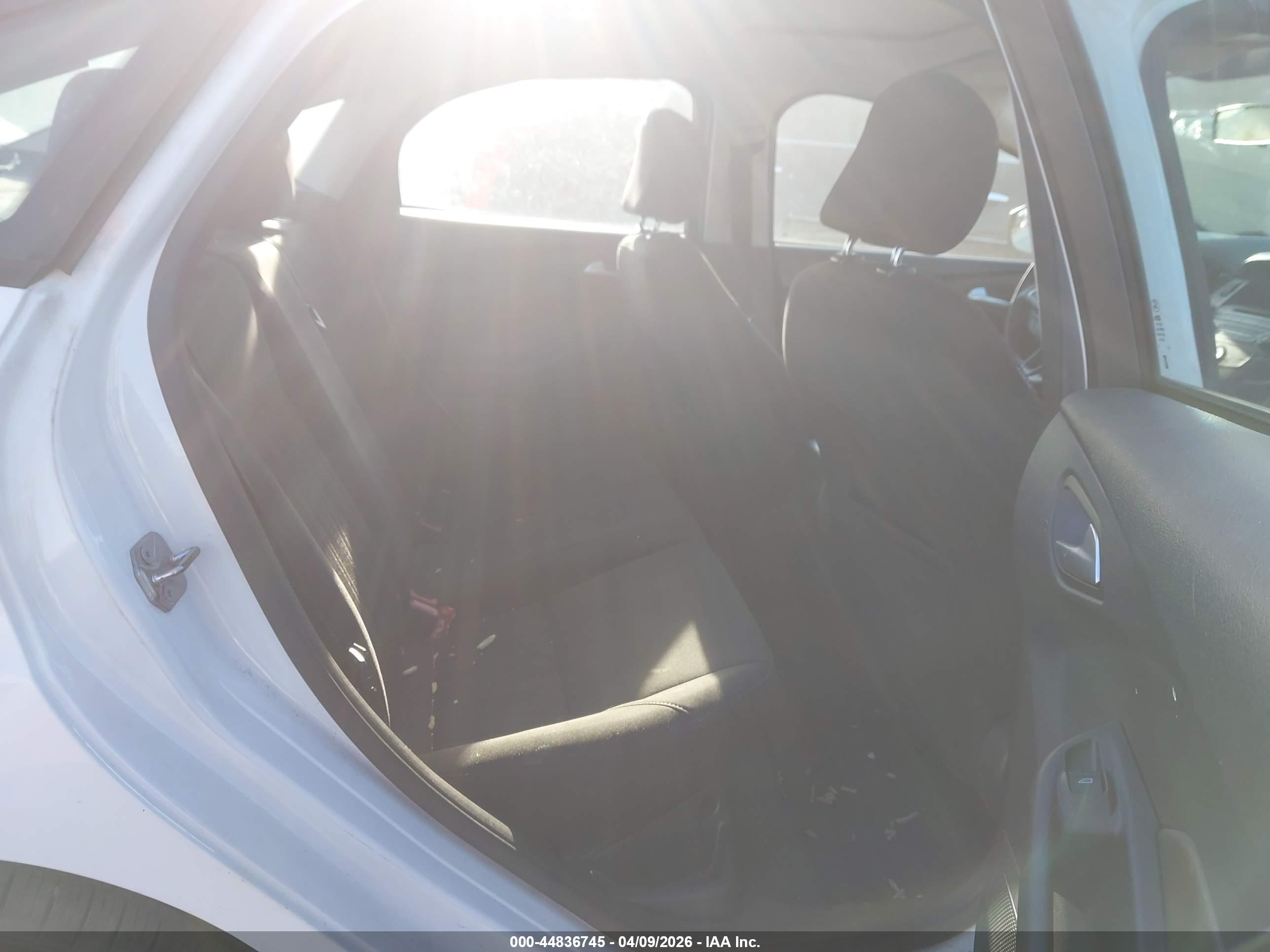 FORD FOCUS image 8