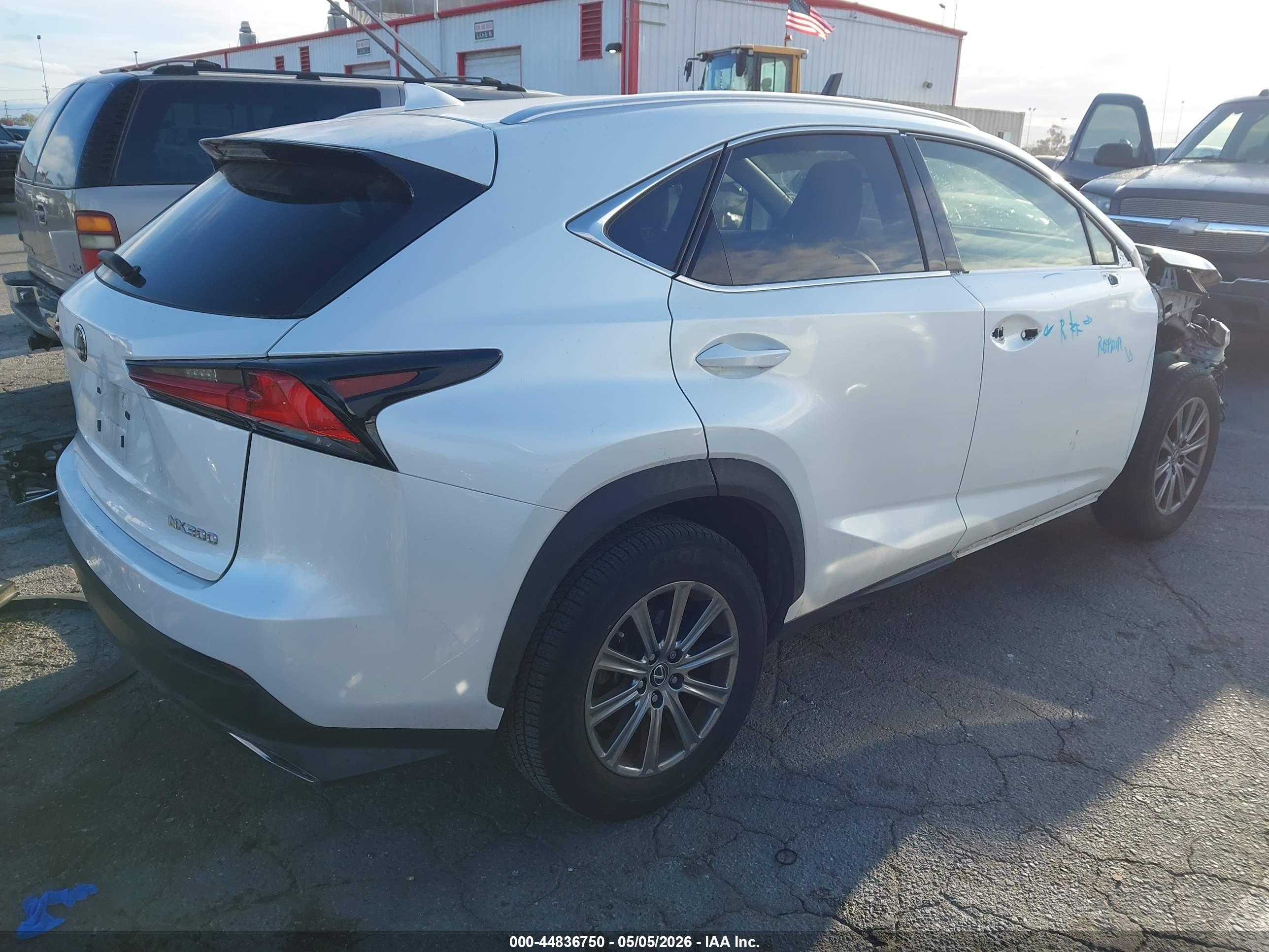 LEXUS NX image 4