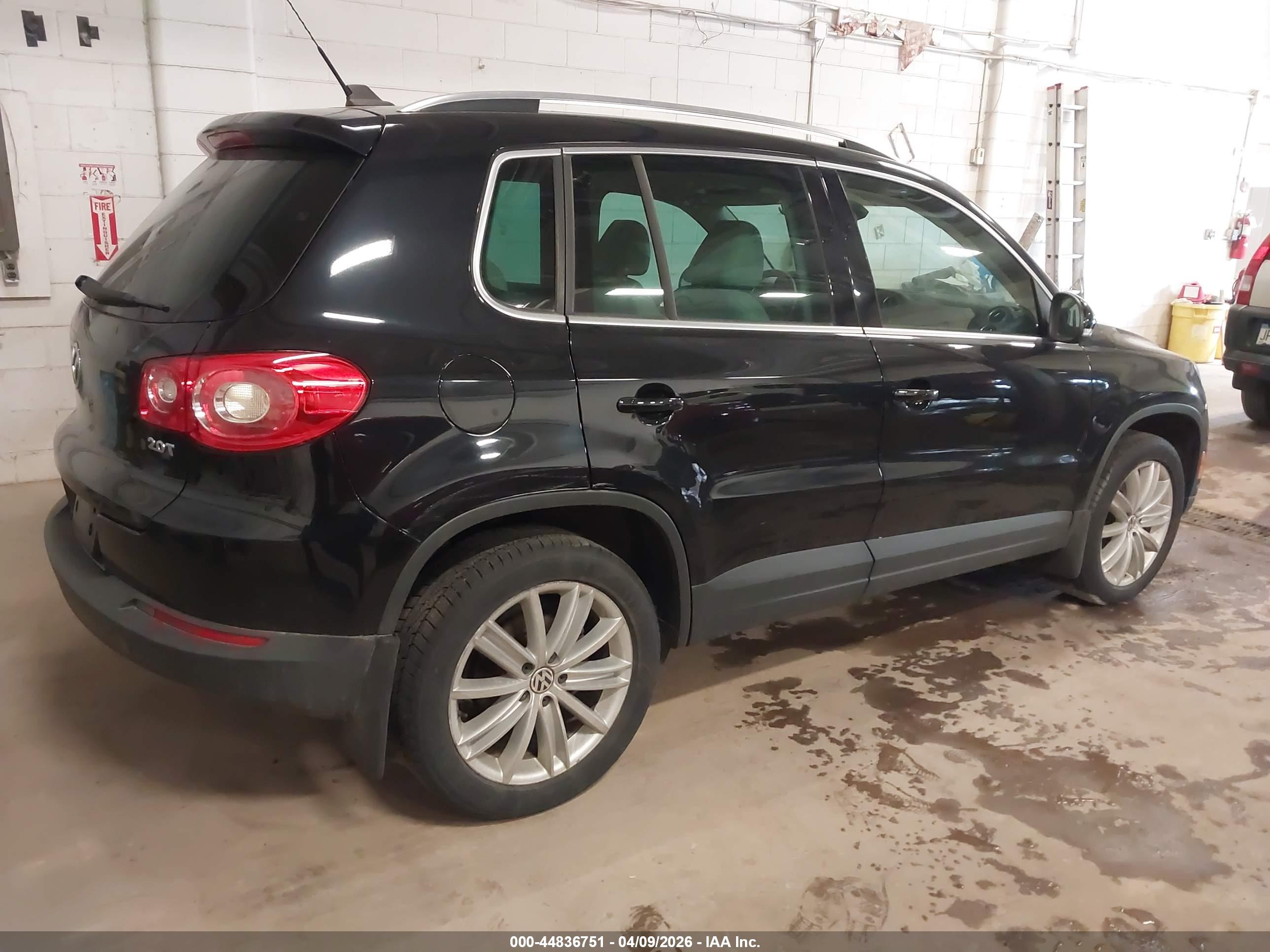 VOLKSWAGEN TIGUAN image 4