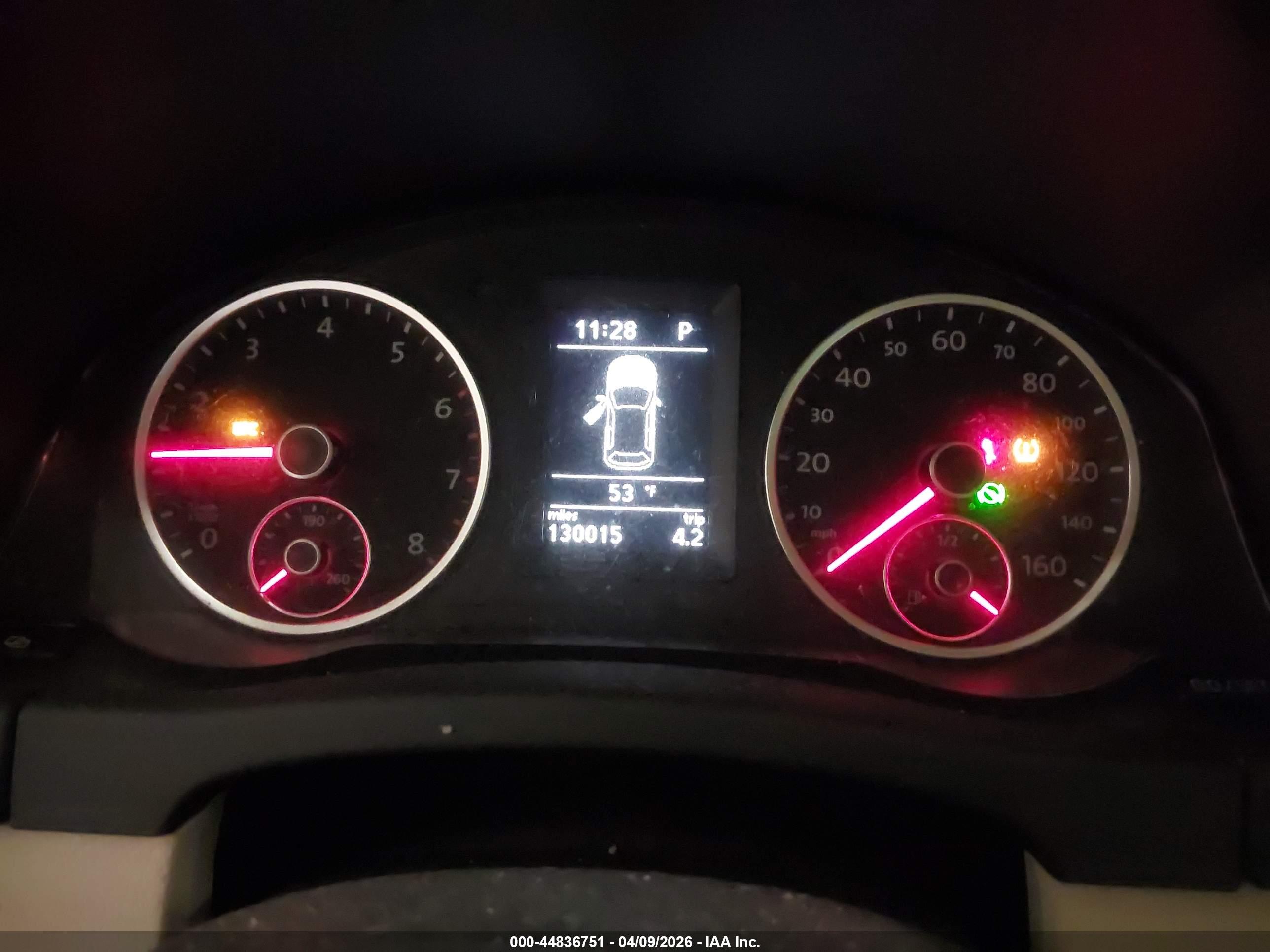 VOLKSWAGEN TIGUAN image 7