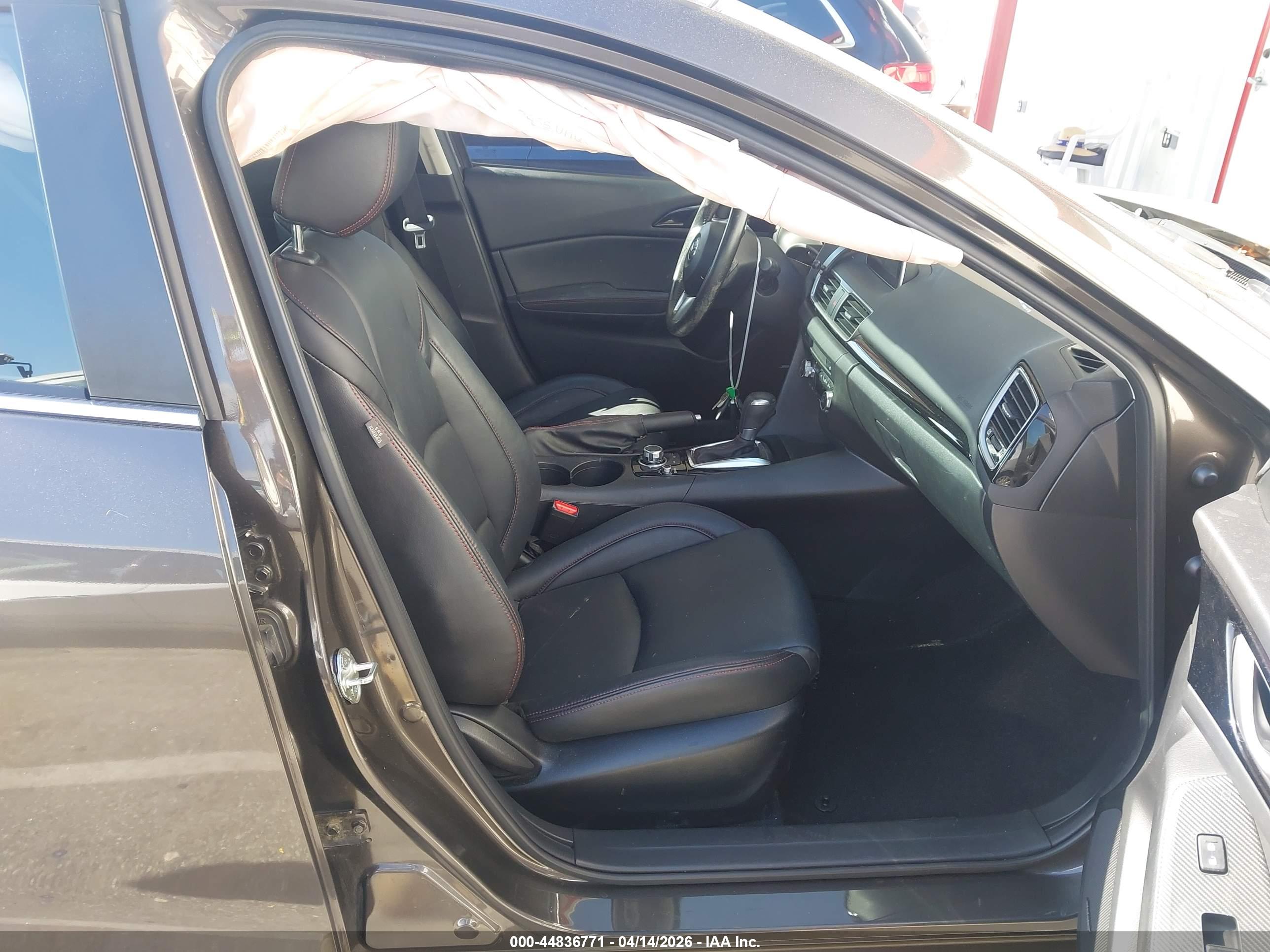 MAZDA MAZDA3 image 5