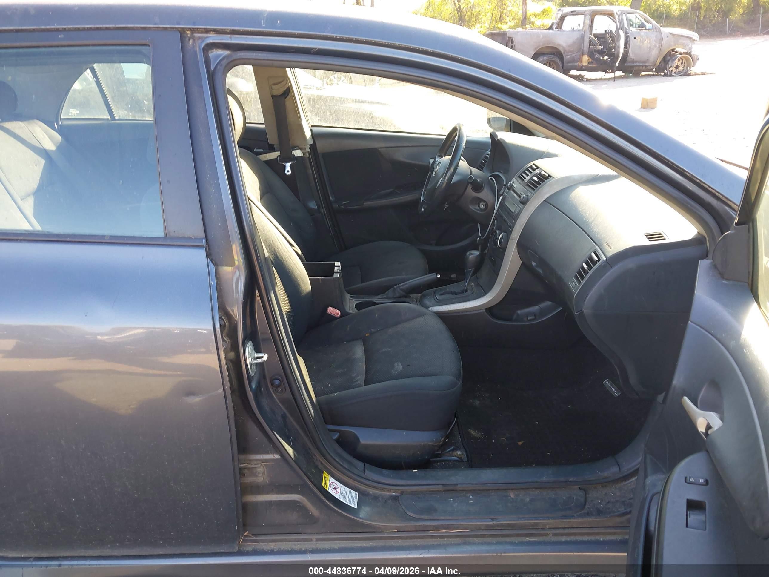 TOYOTA COROLLA image 5
