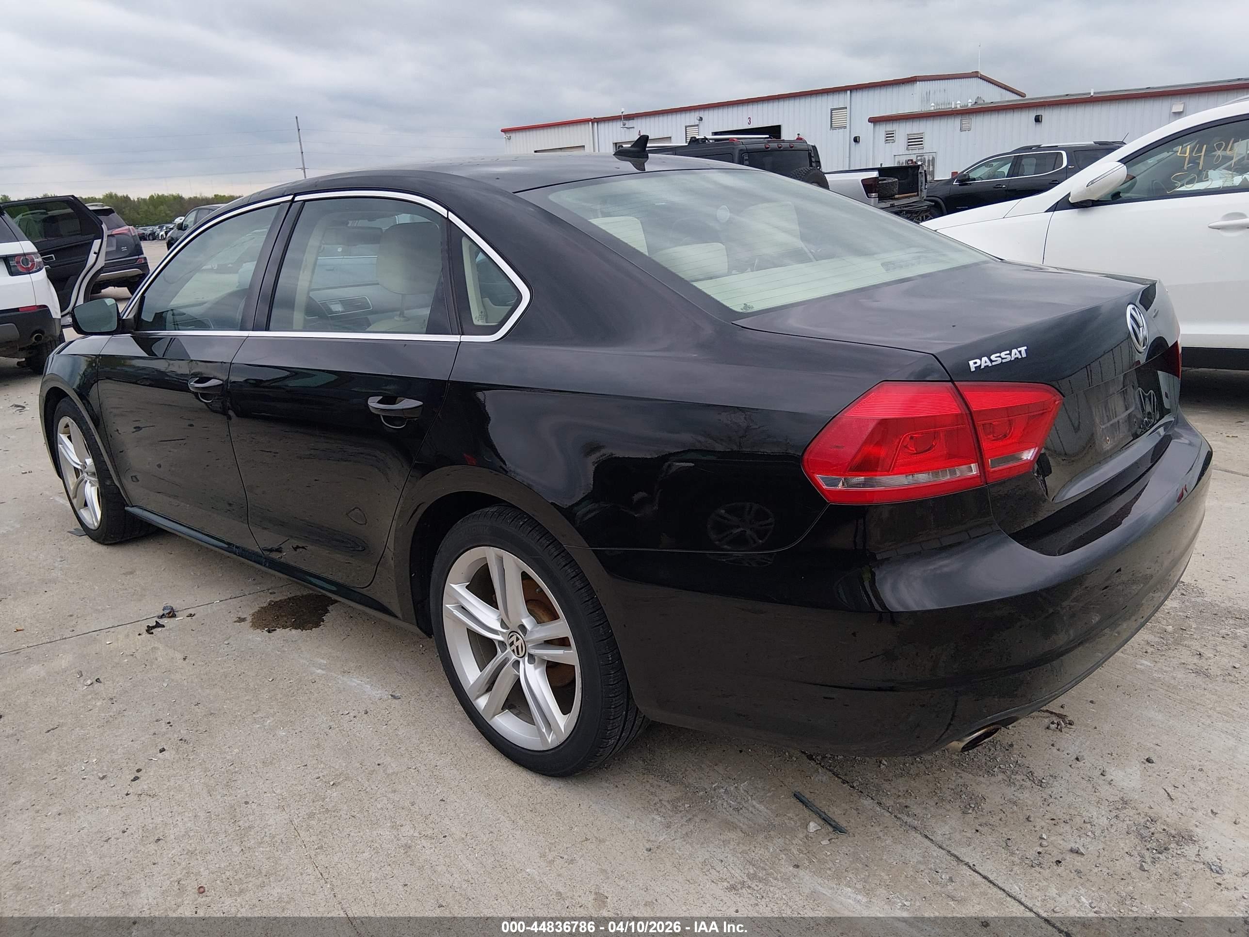 VOLKSWAGEN PASSAT image 3