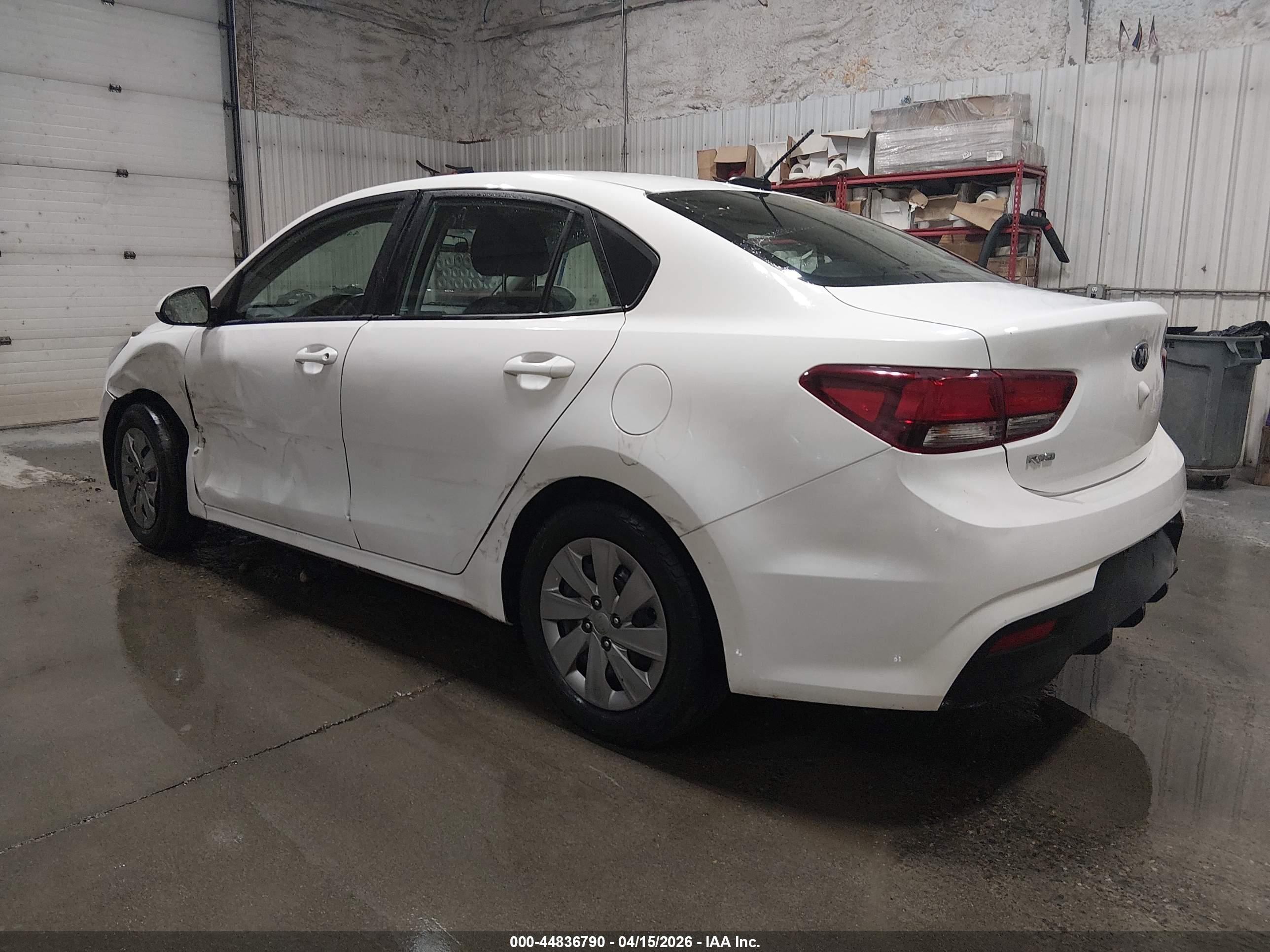 KIA RIO image 3