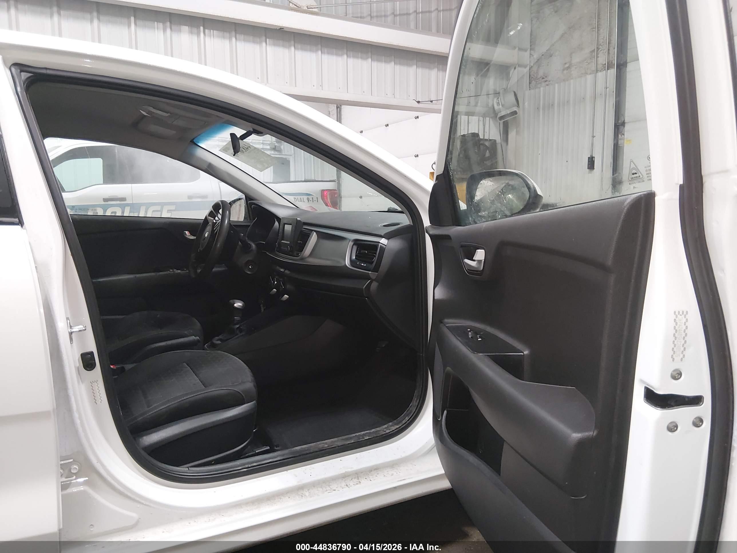 KIA RIO image 5