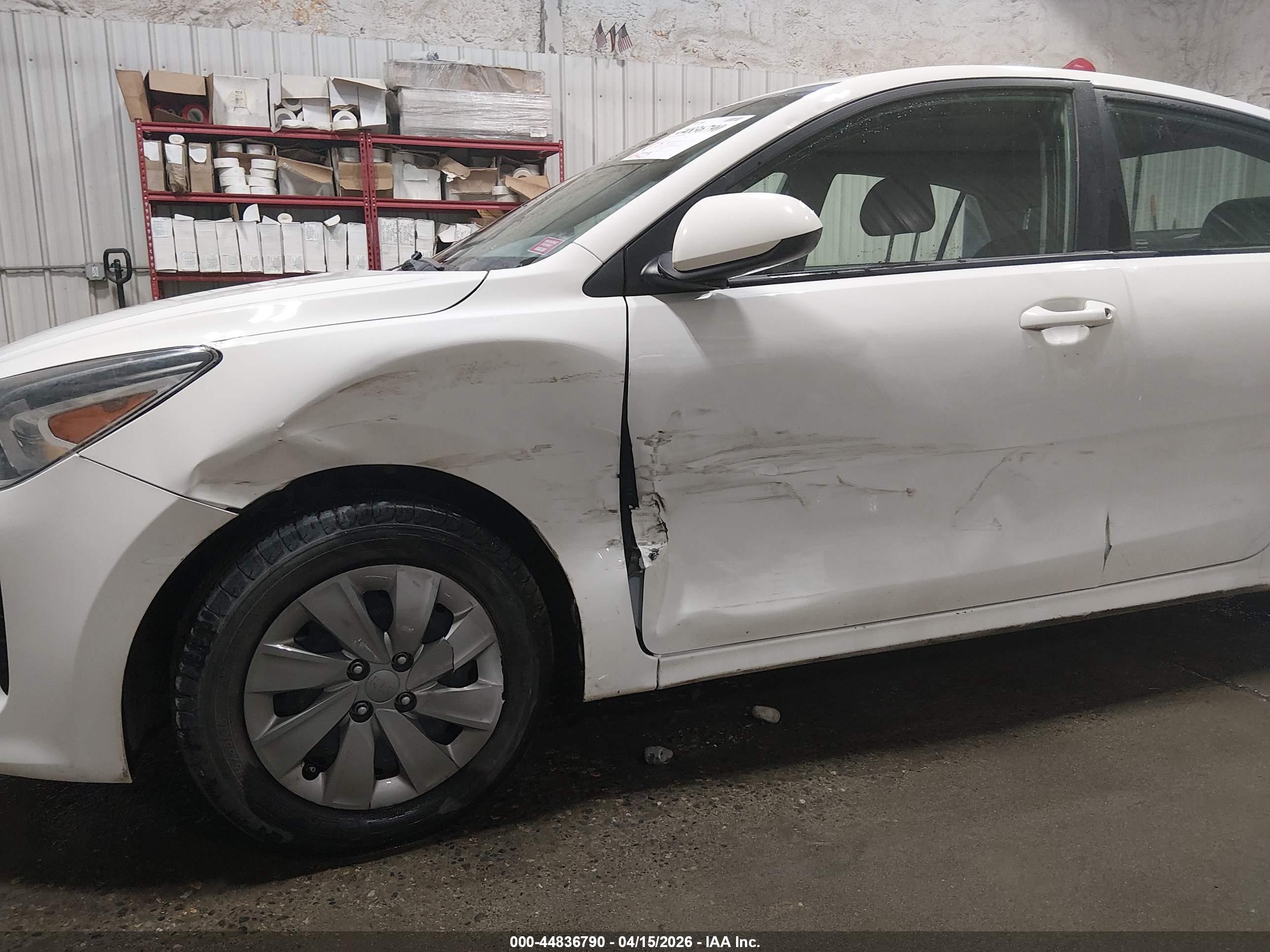 KIA RIO image 6