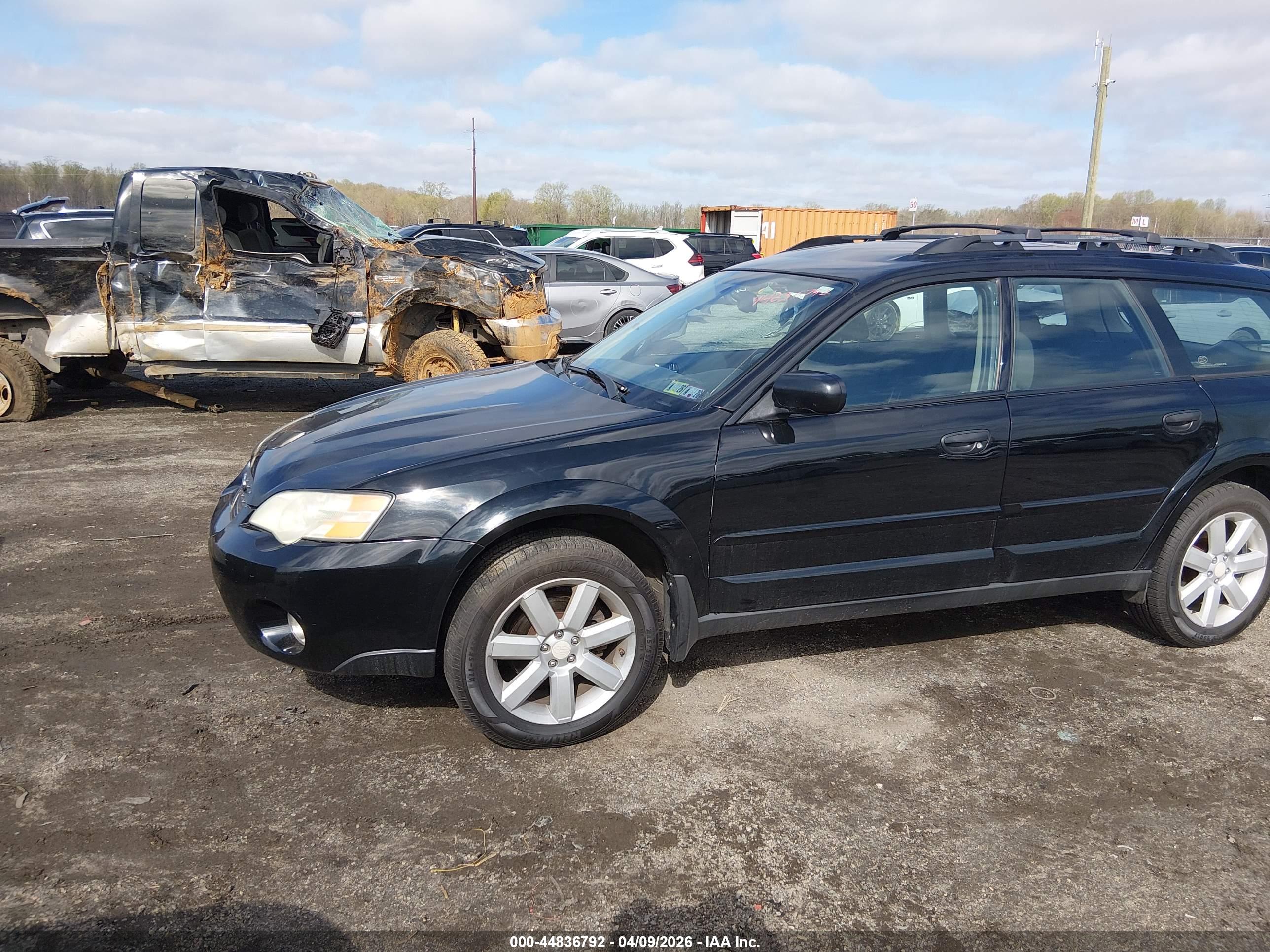 SUBARU OUTBACK image 2