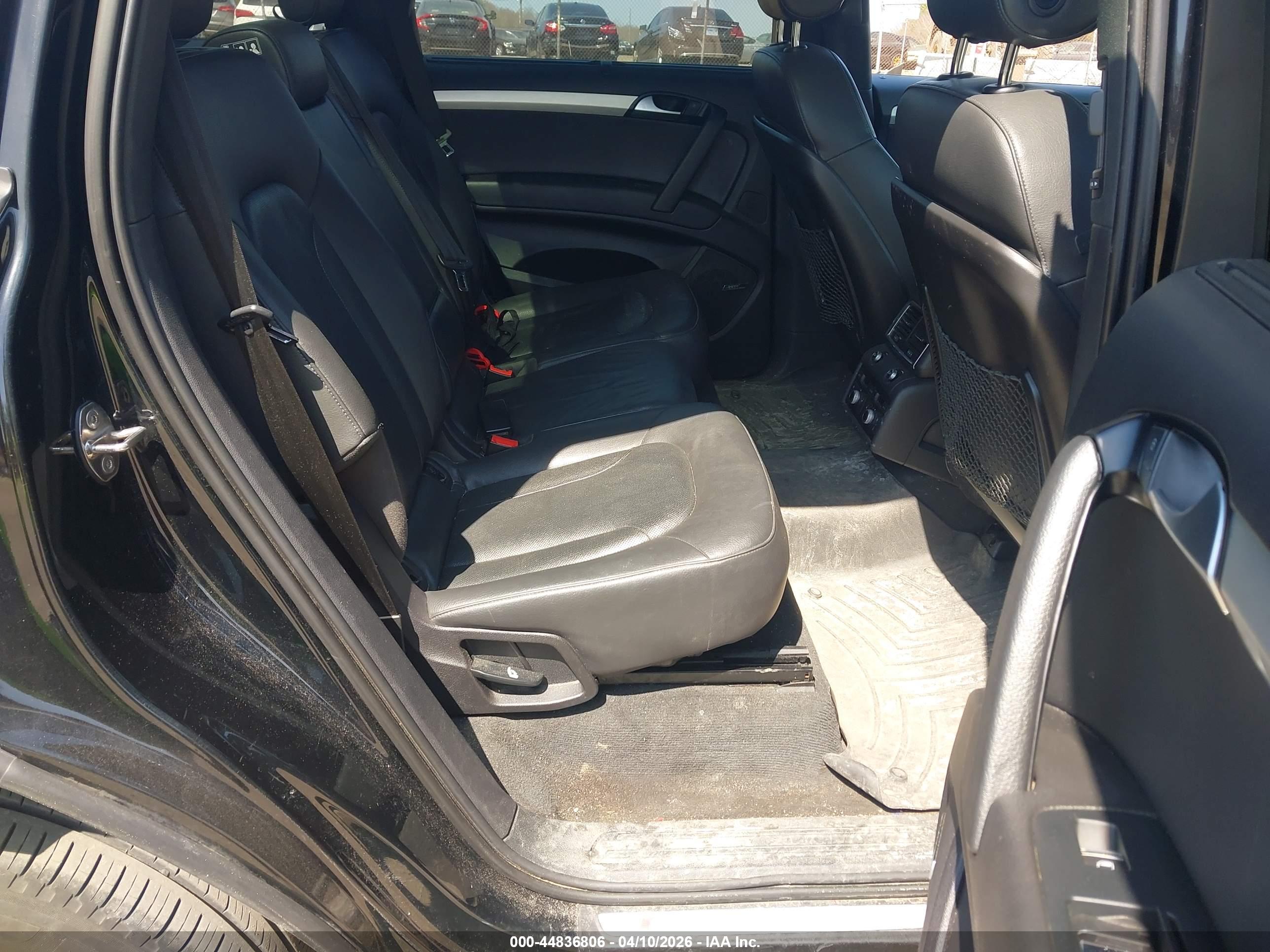 AUDI Q7 image 8
