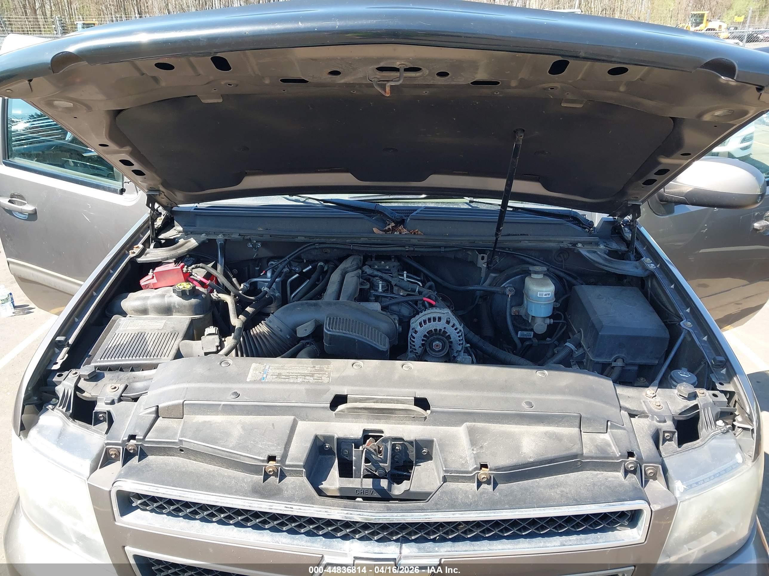 CHEVROLET TAHOE image 10