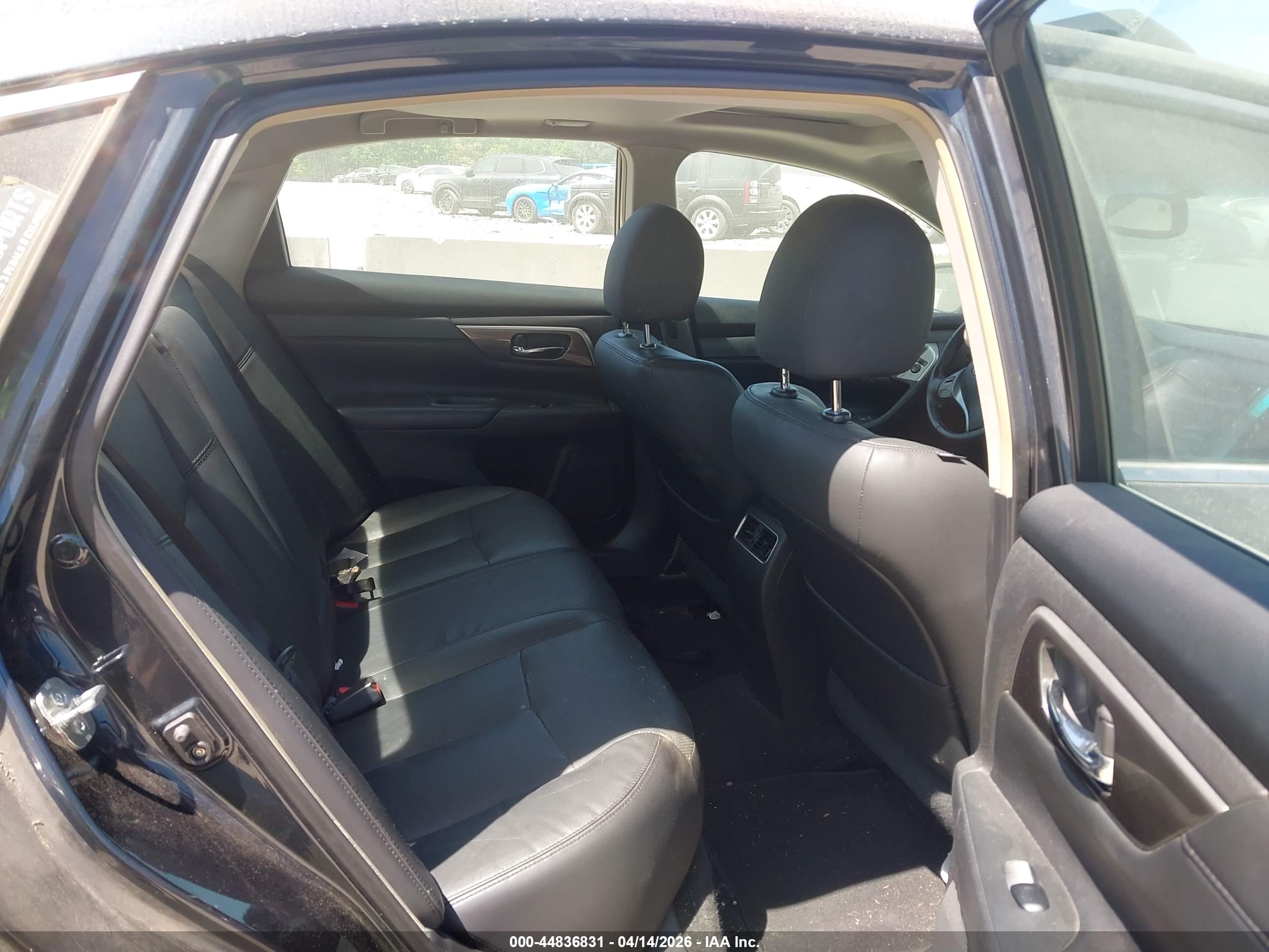 NISSAN ALTIMA image 8