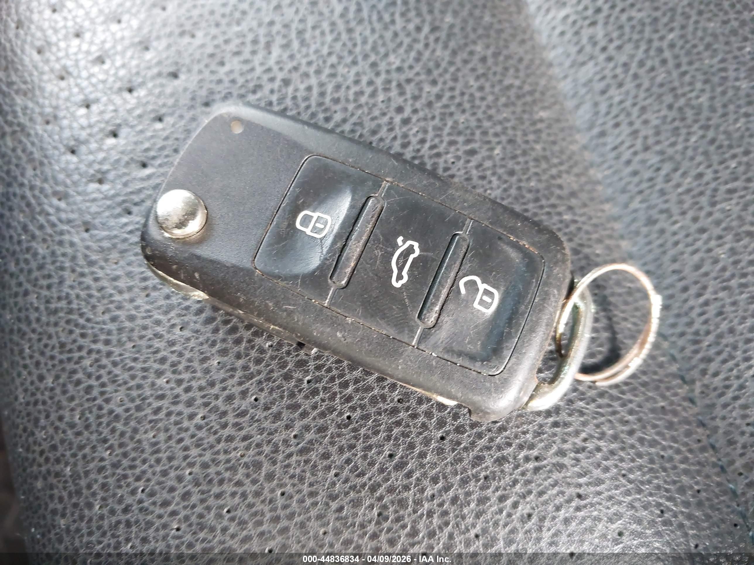VOLKSWAGEN TIGUAN image 11