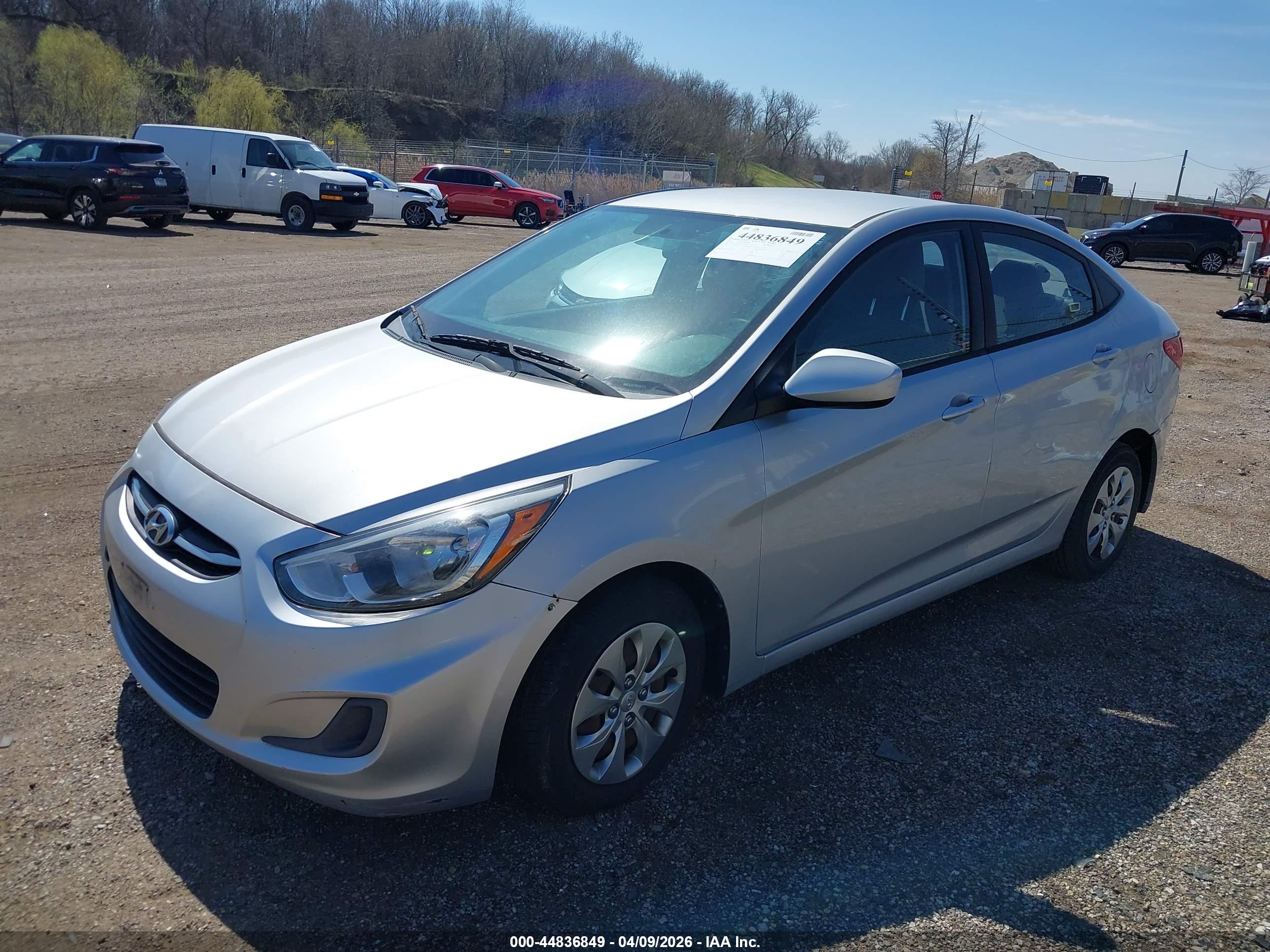 HYUNDAI ACCENT image 2