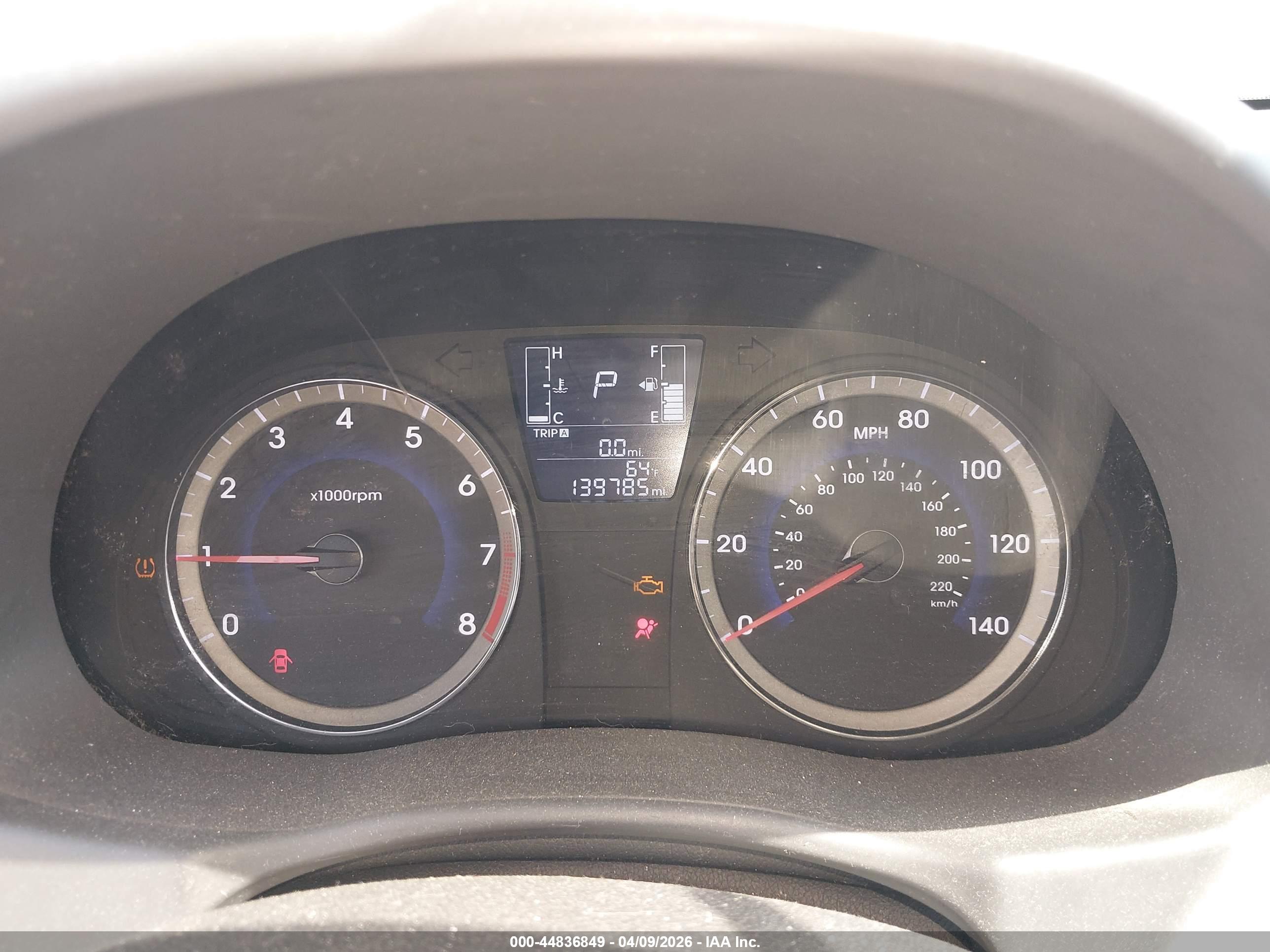 HYUNDAI ACCENT image 7