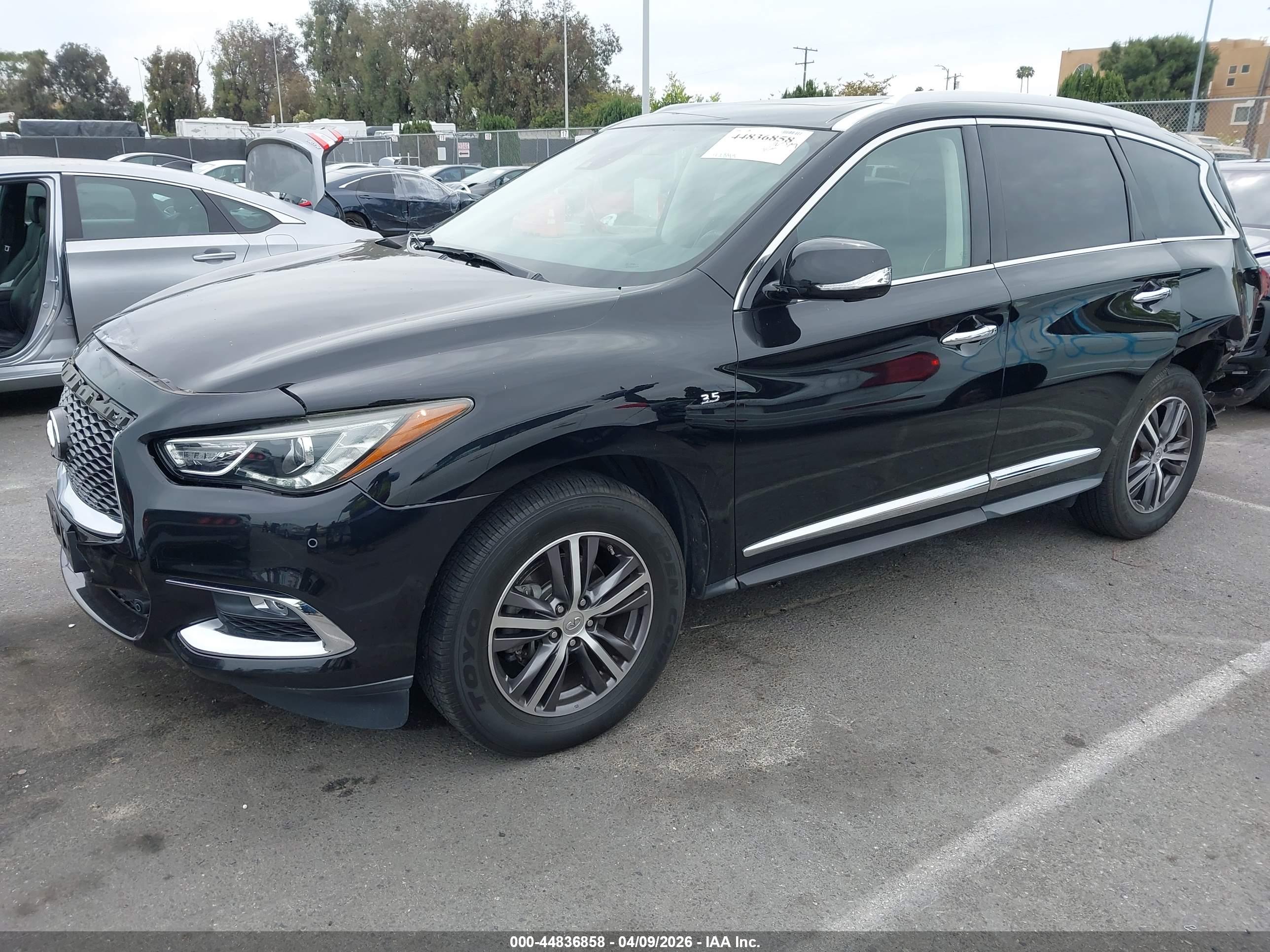 INFINITI QX60 image 2