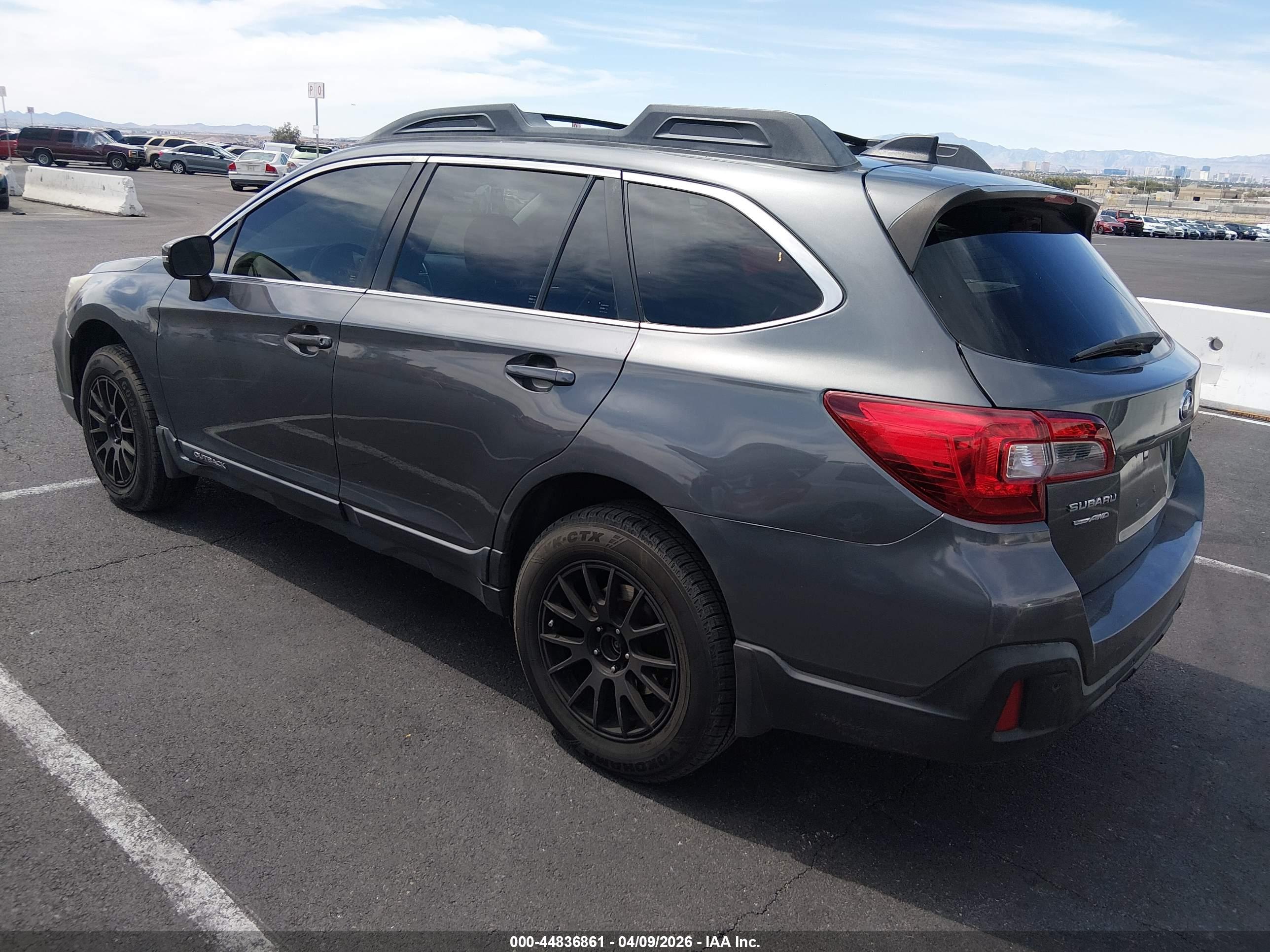 SUBARU OUTBACK image 3