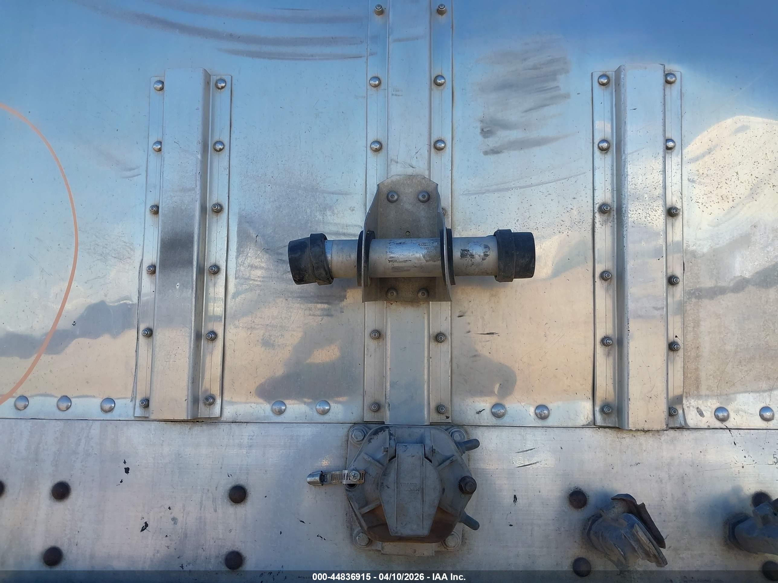 WILSON TRAILER image 7