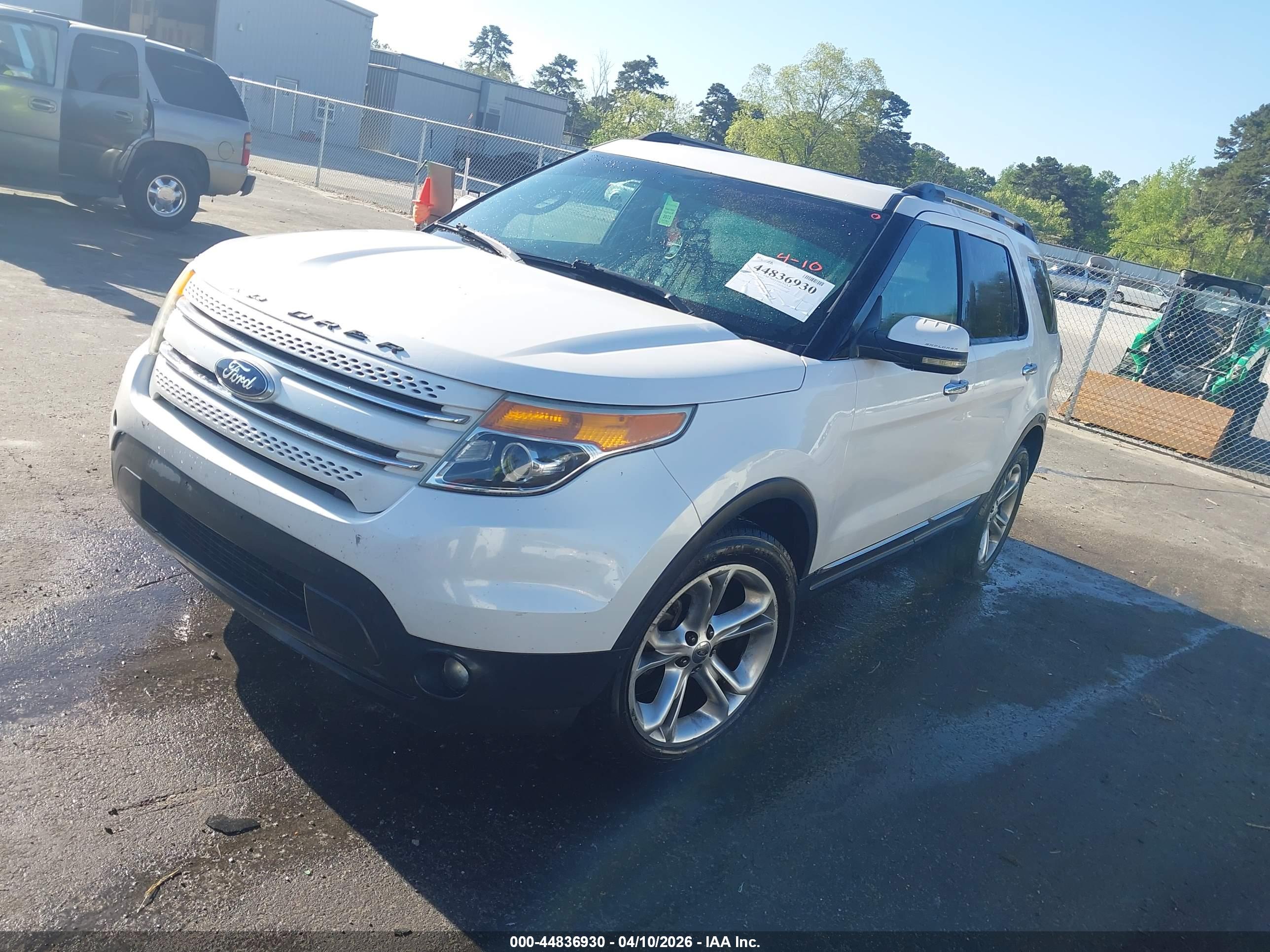 FORD EXPLORER image 2