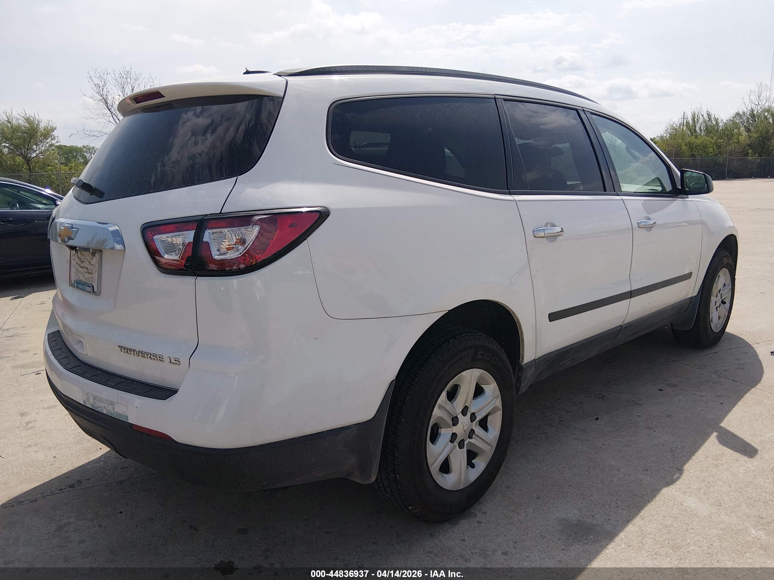 CHEVROLET TRAVERSE image 4