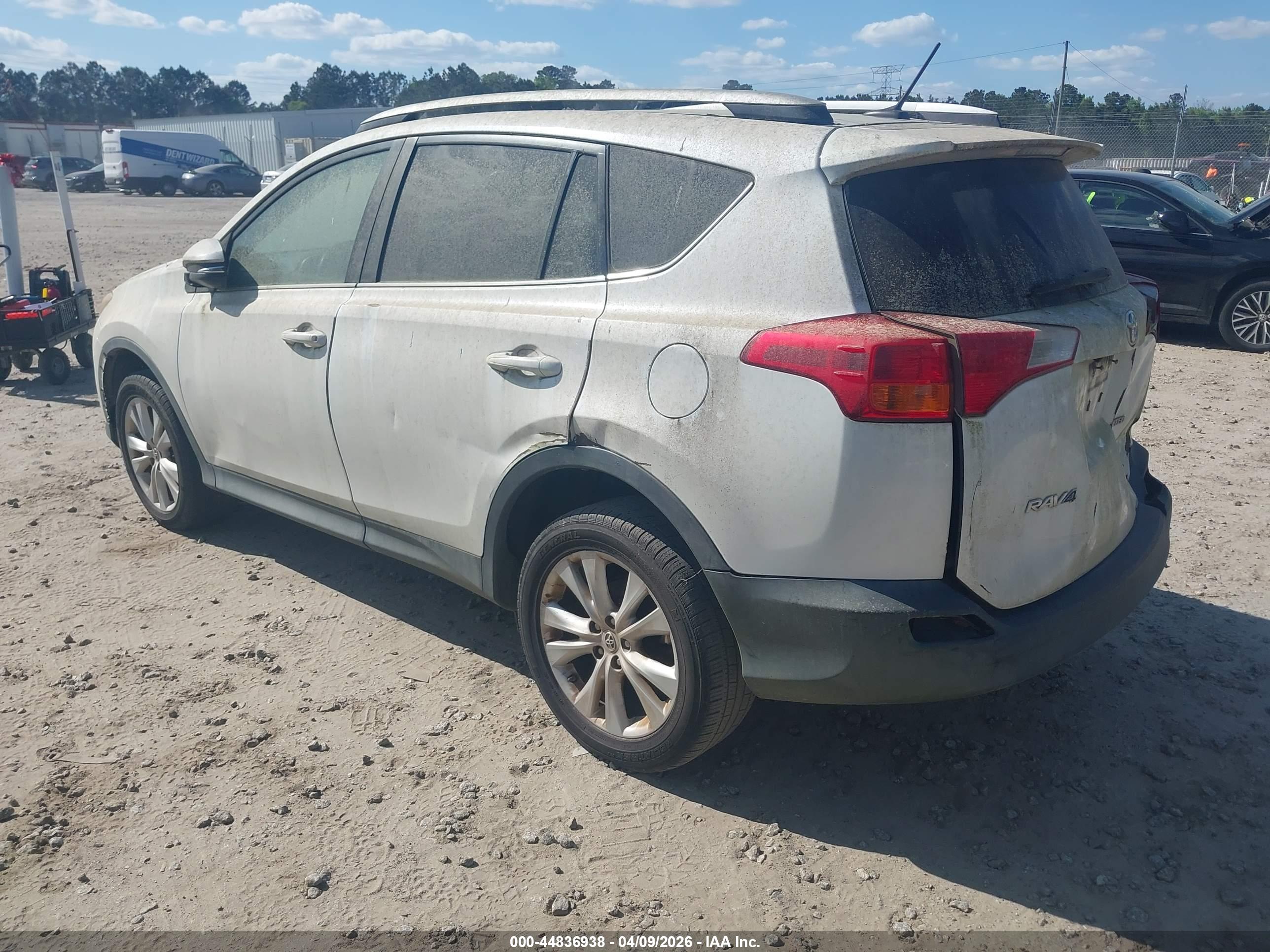 TOYOTA RAV4 image 3