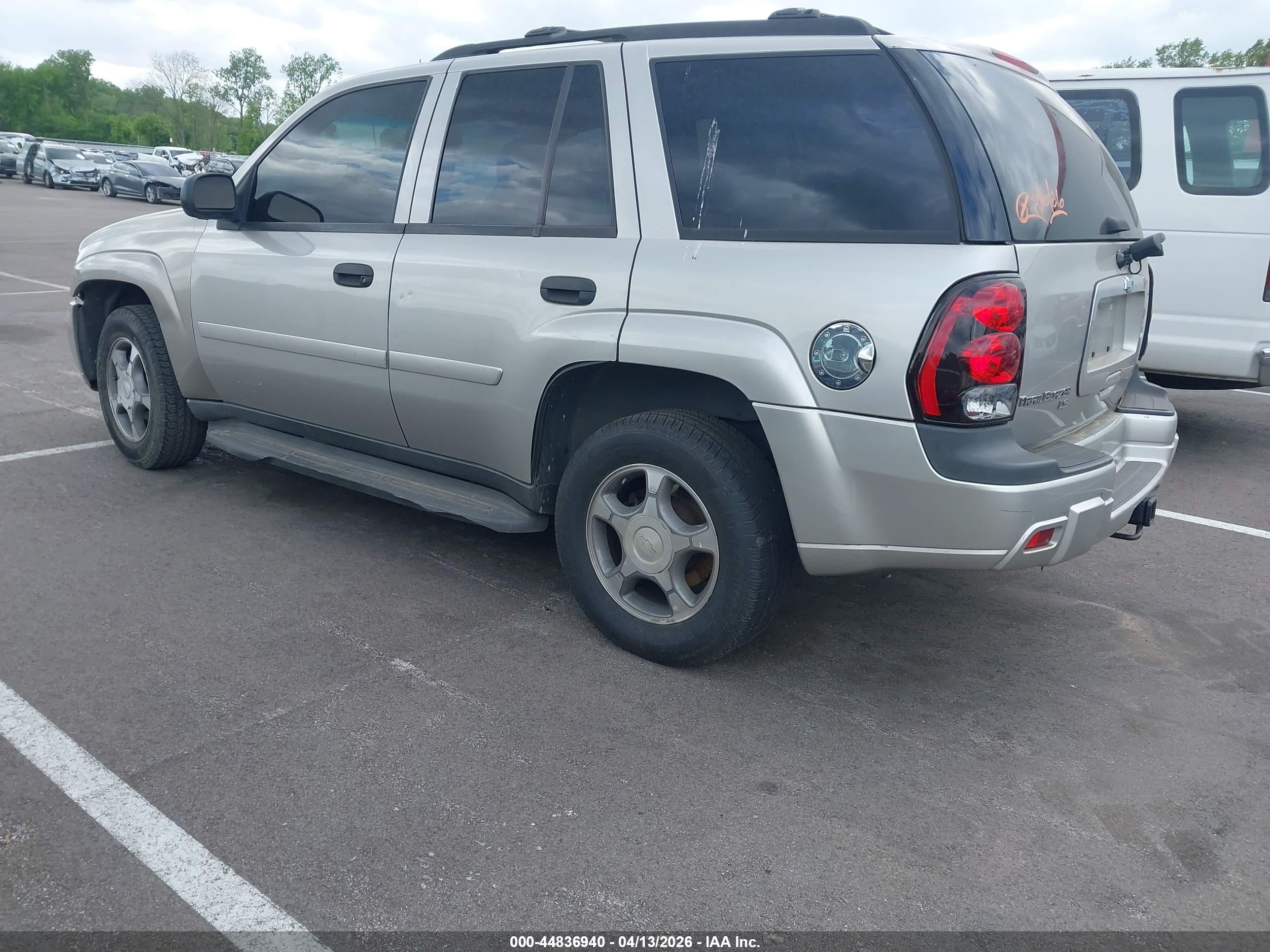 CHEVROLET TRAILBLAZER image 3