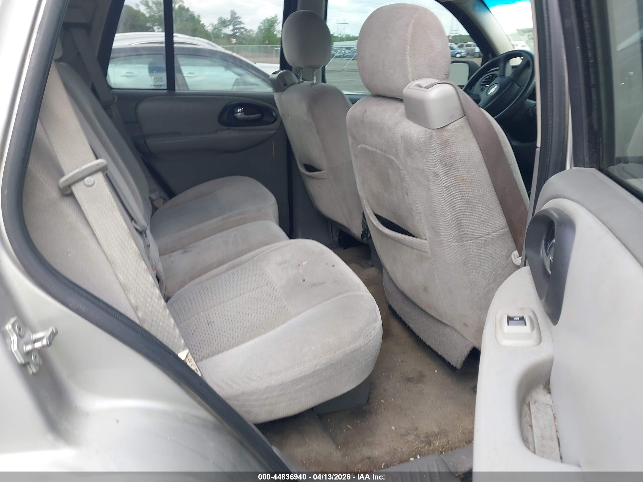 CHEVROLET TRAILBLAZER image 8