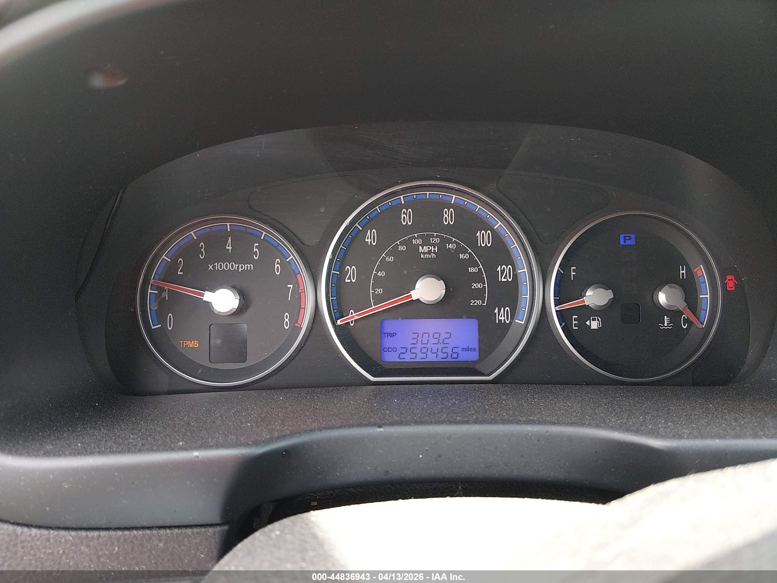 HYUNDAI SANTA image 7