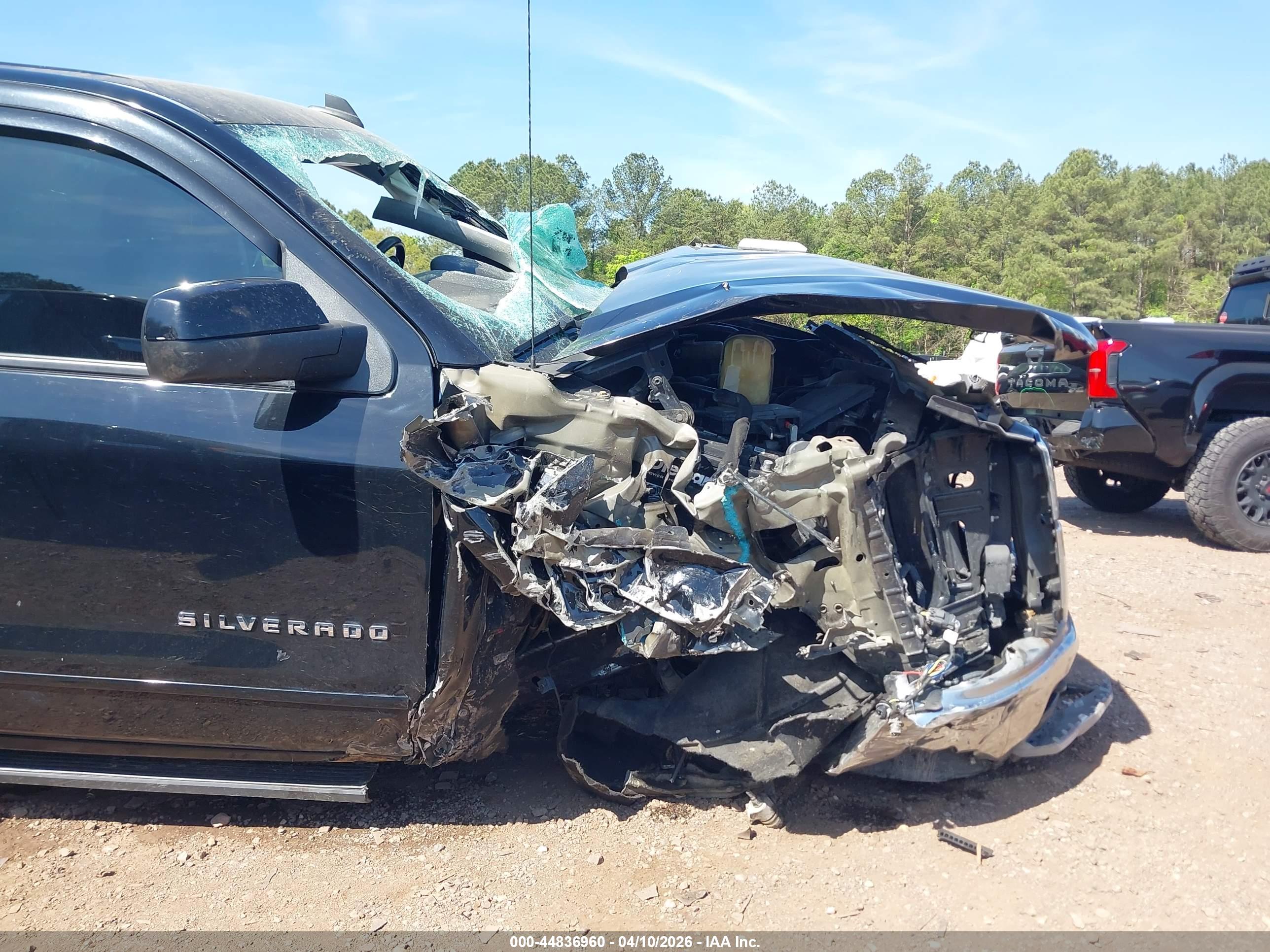 CHEVROLET SILVERADO image 6