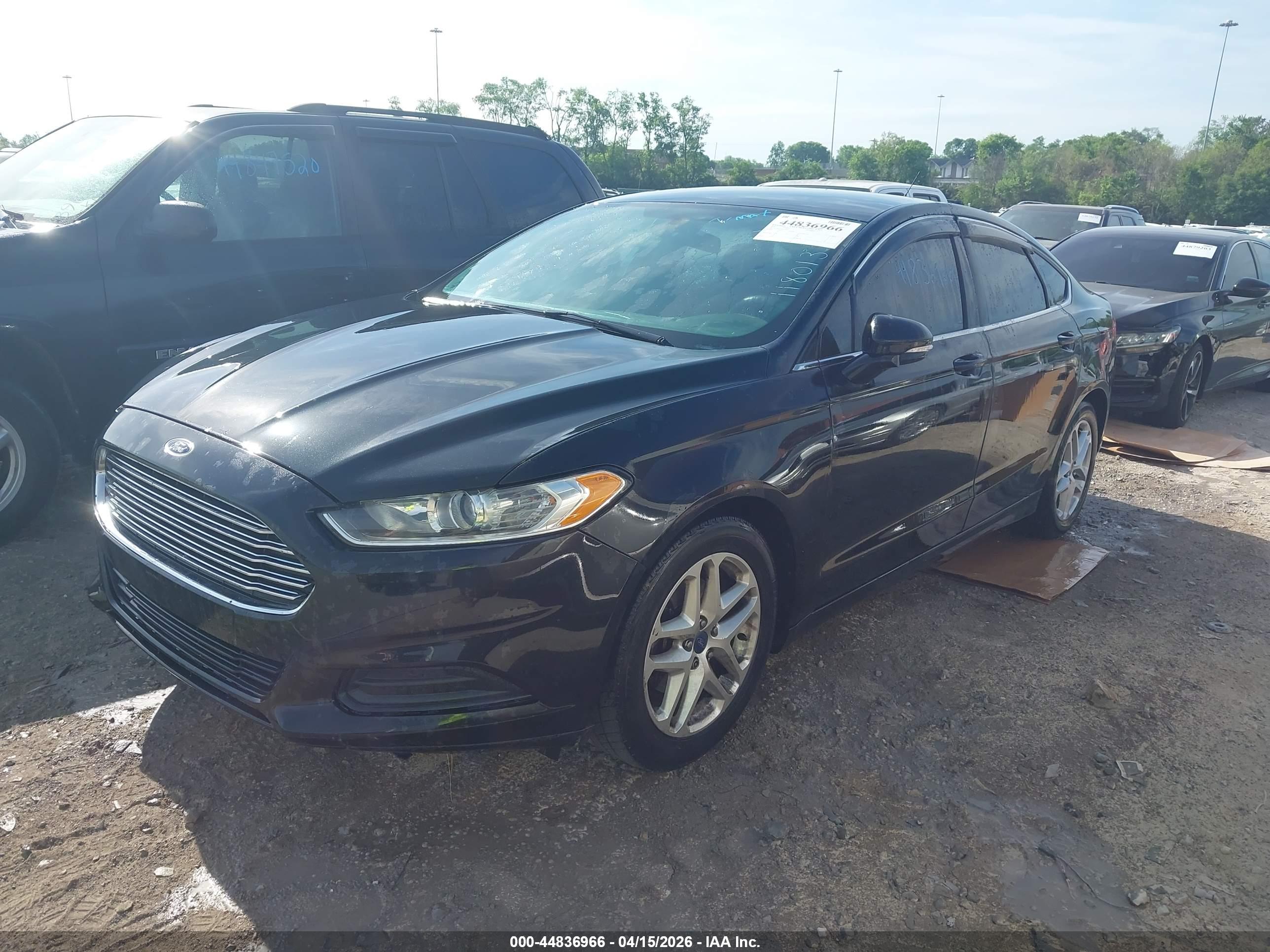 FORD FUSION image 2