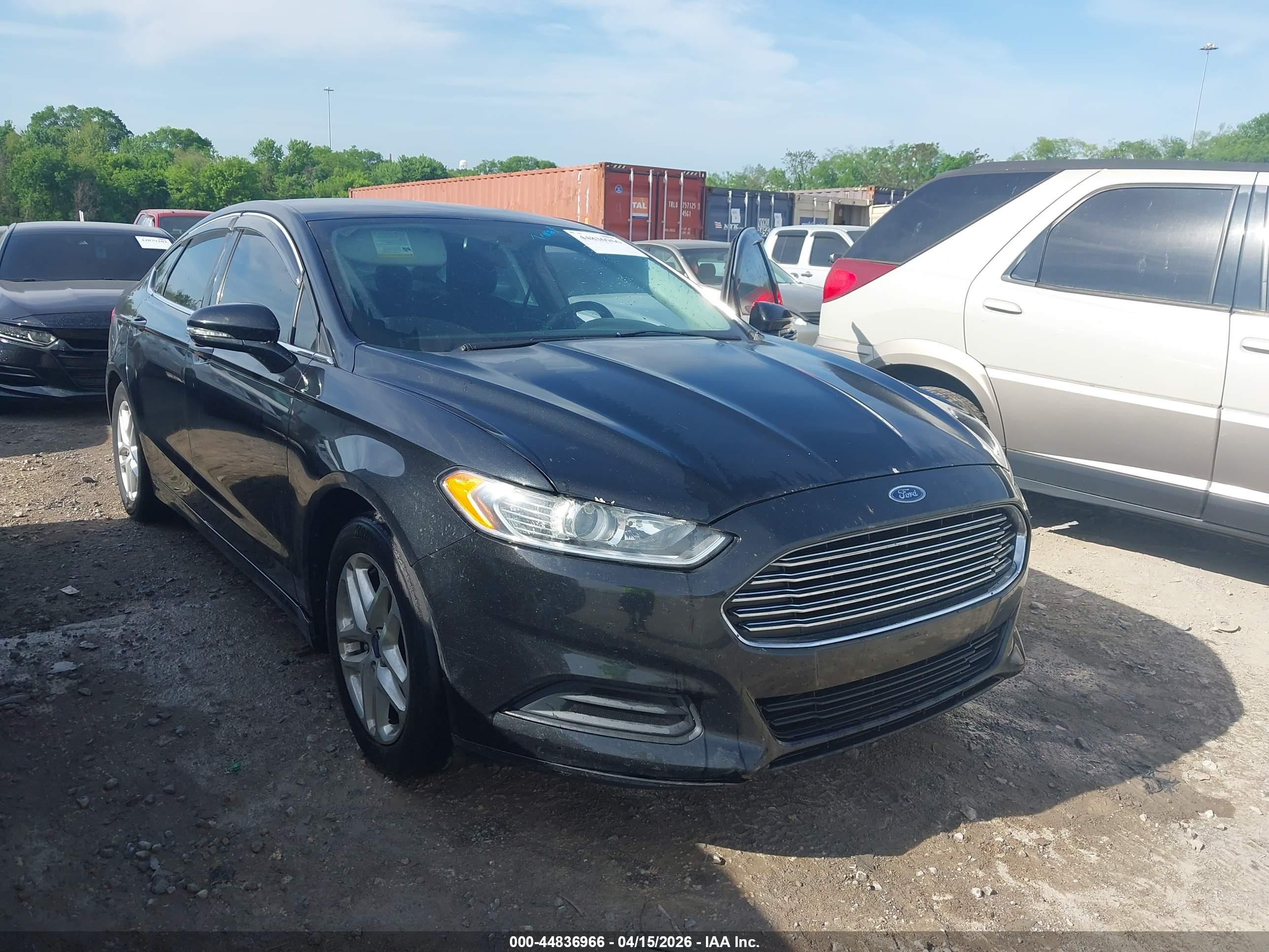 FORD FUSION image 6