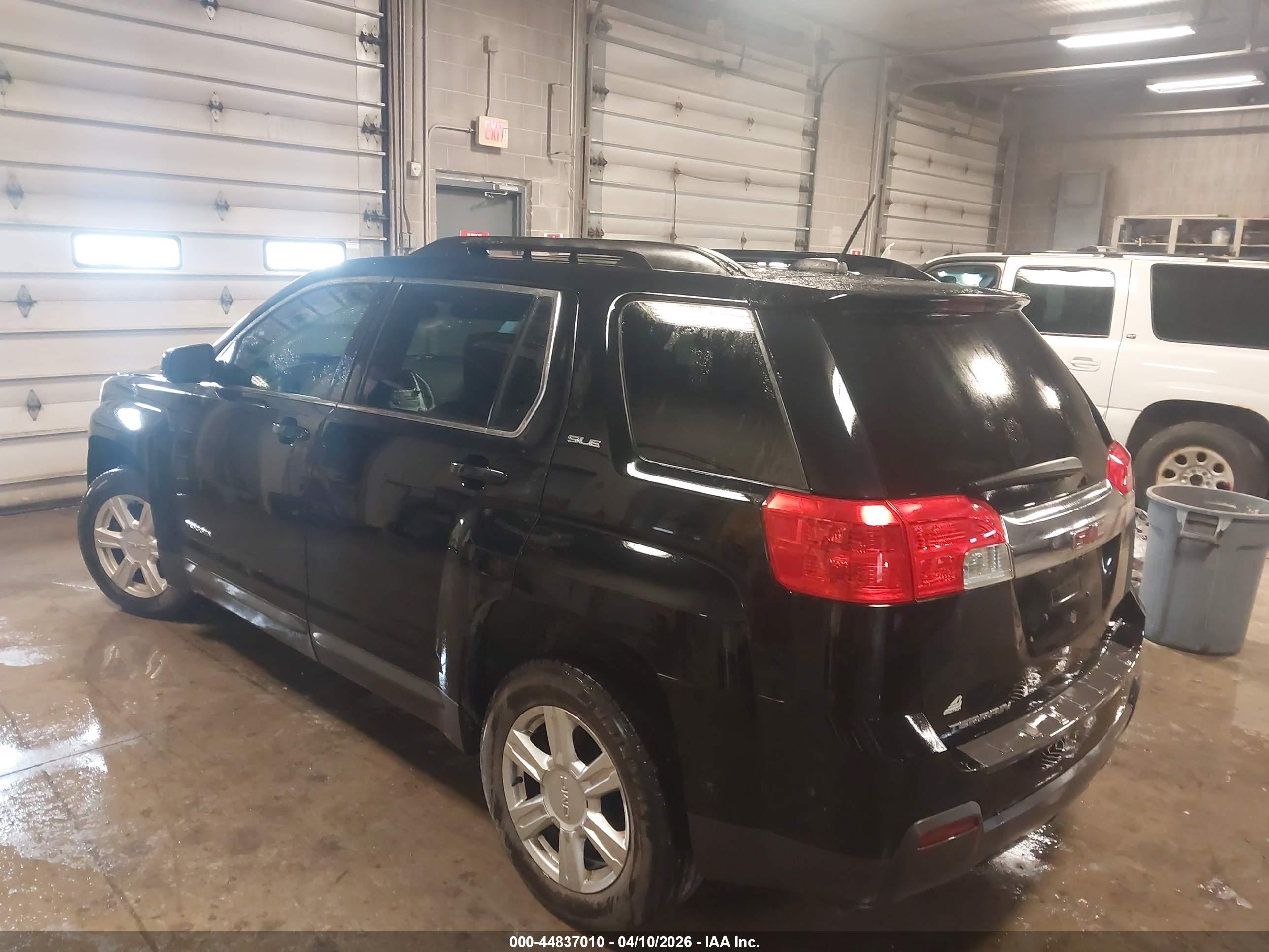GMC TERRAIN image 3