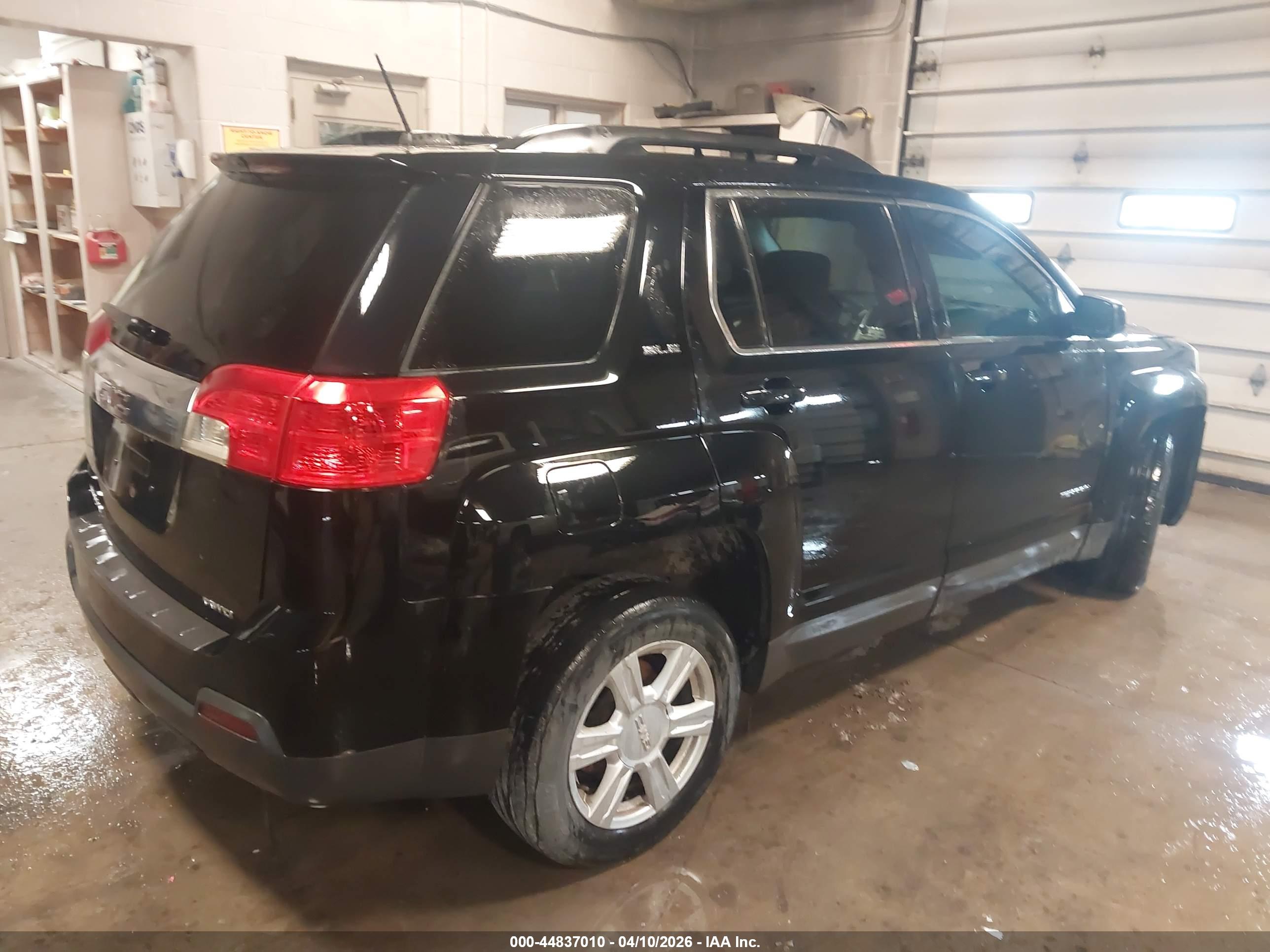 GMC TERRAIN image 4