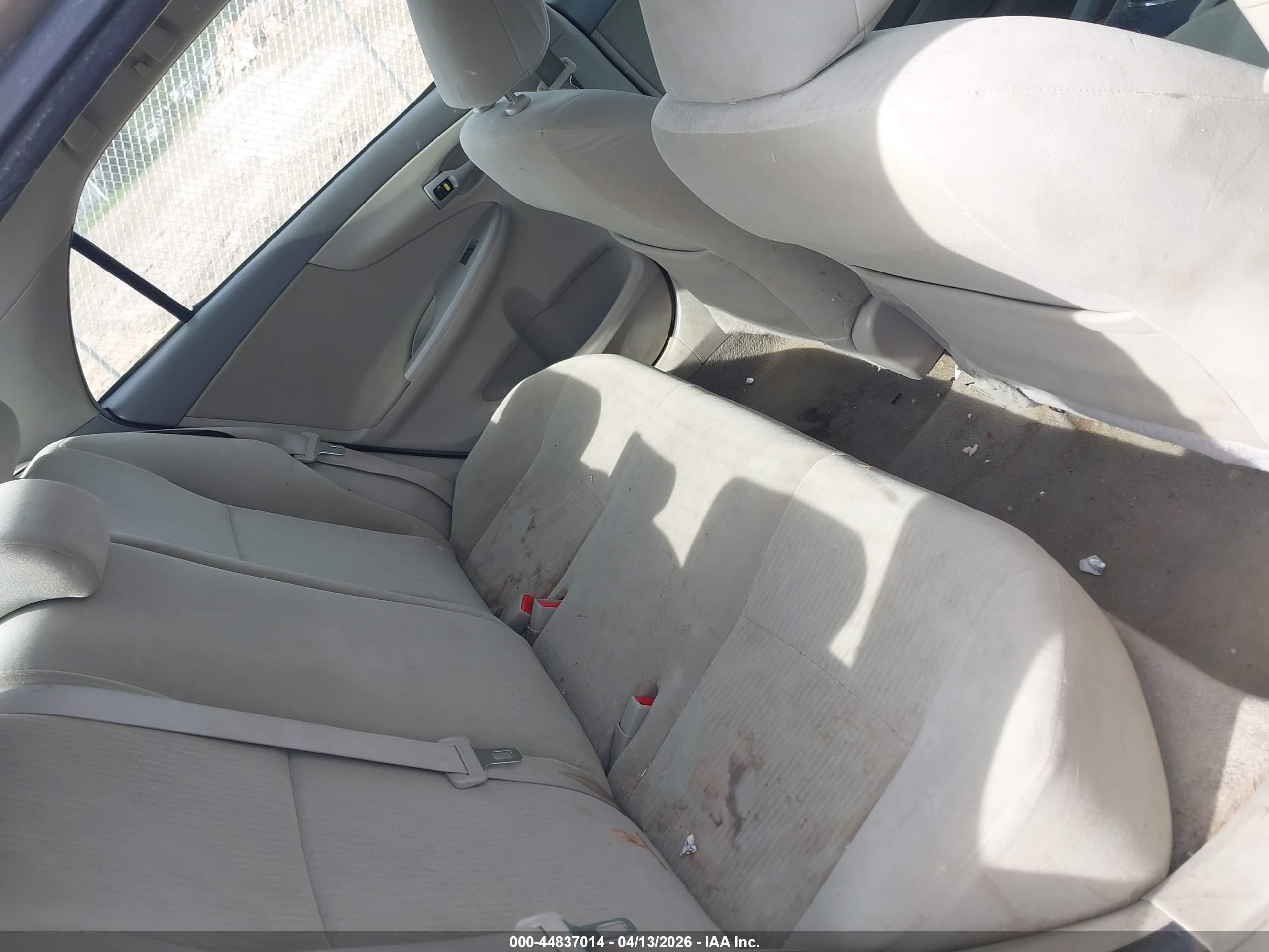 TOYOTA COROLLA image 8