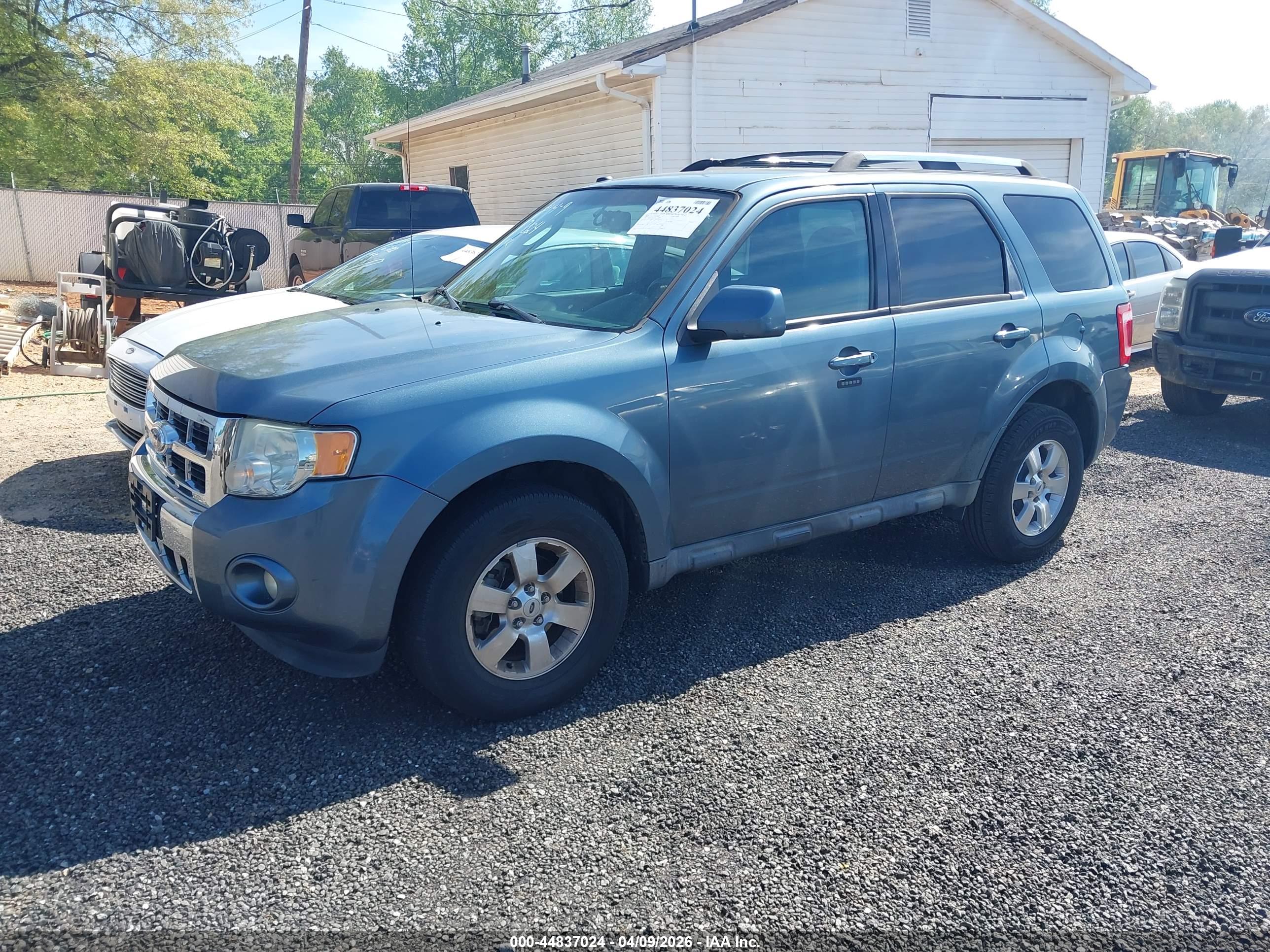 FORD ESCAPE image 2