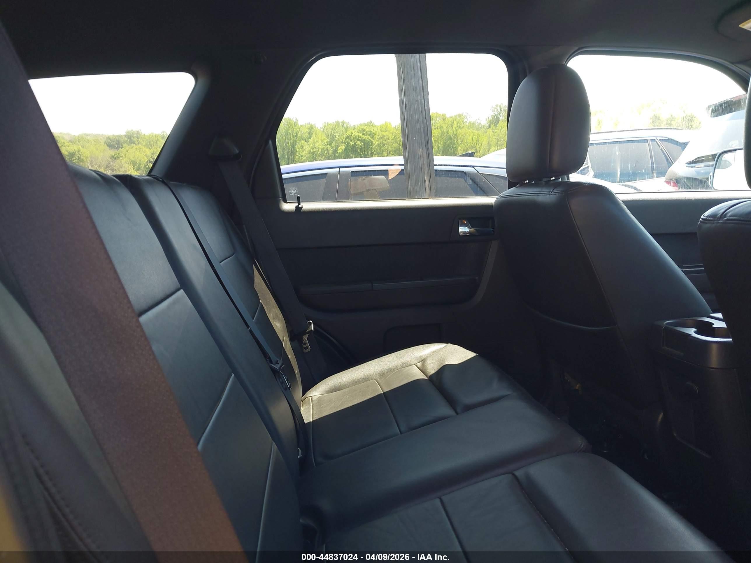 FORD ESCAPE image 8