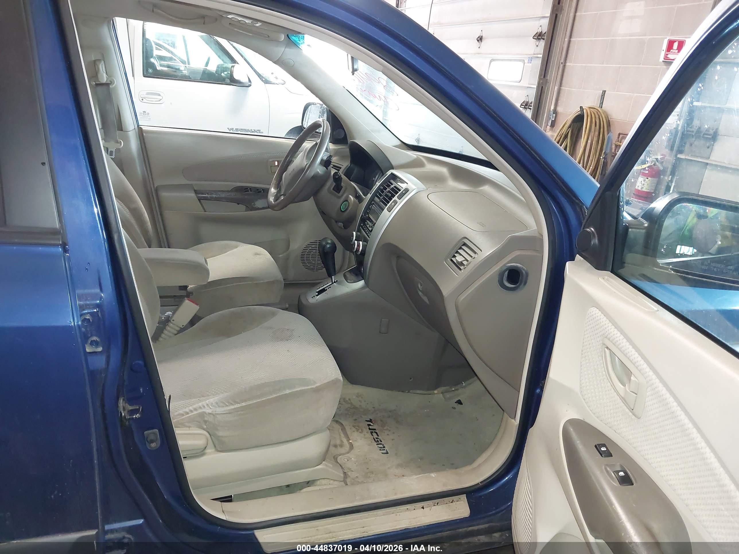 HYUNDAI TUCSON image 5