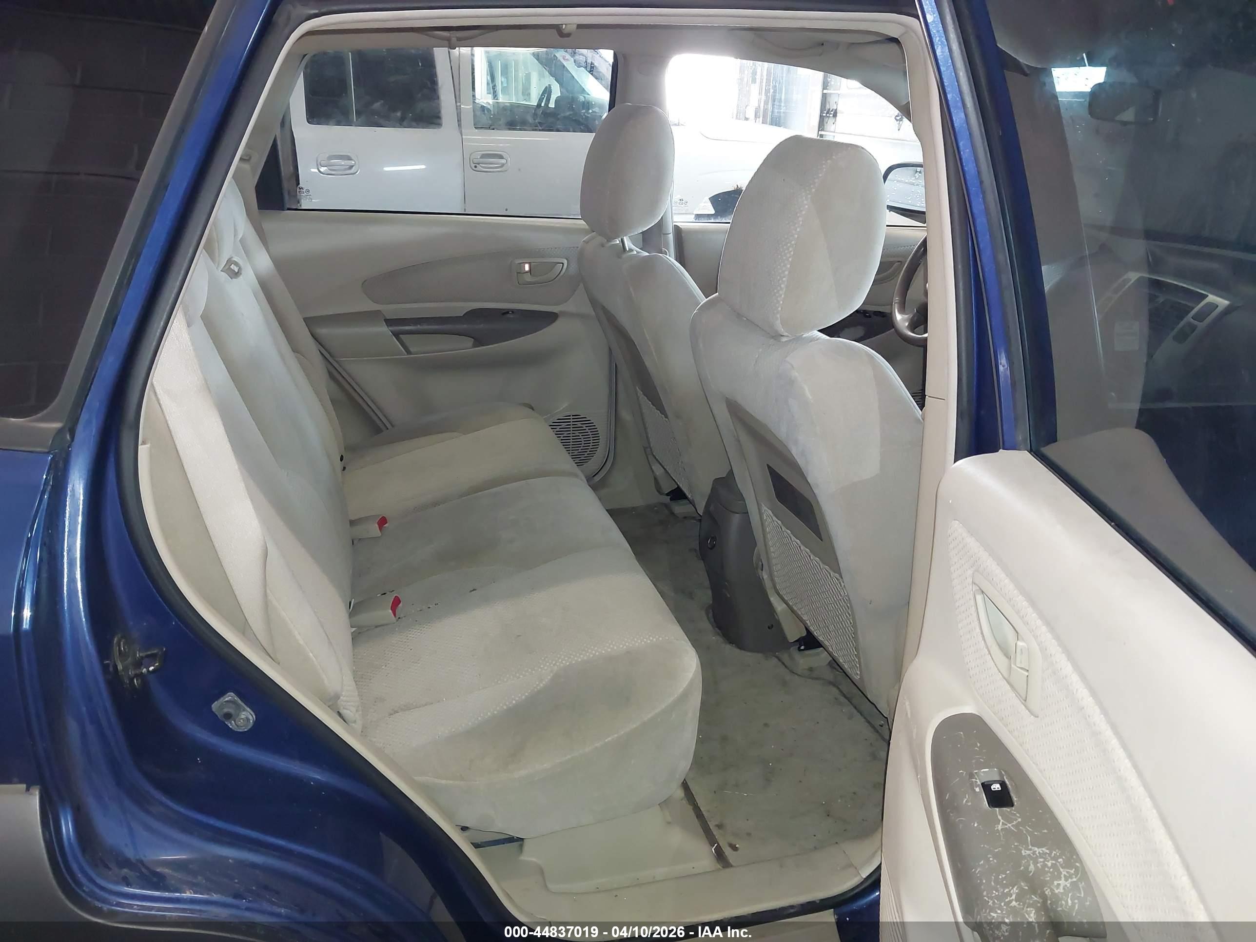 HYUNDAI TUCSON image 8