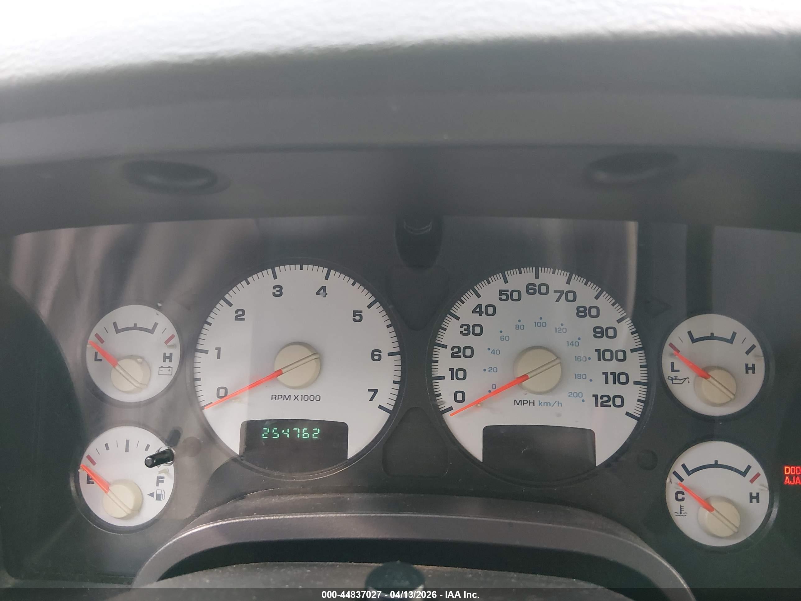 DODGE RAM image 7