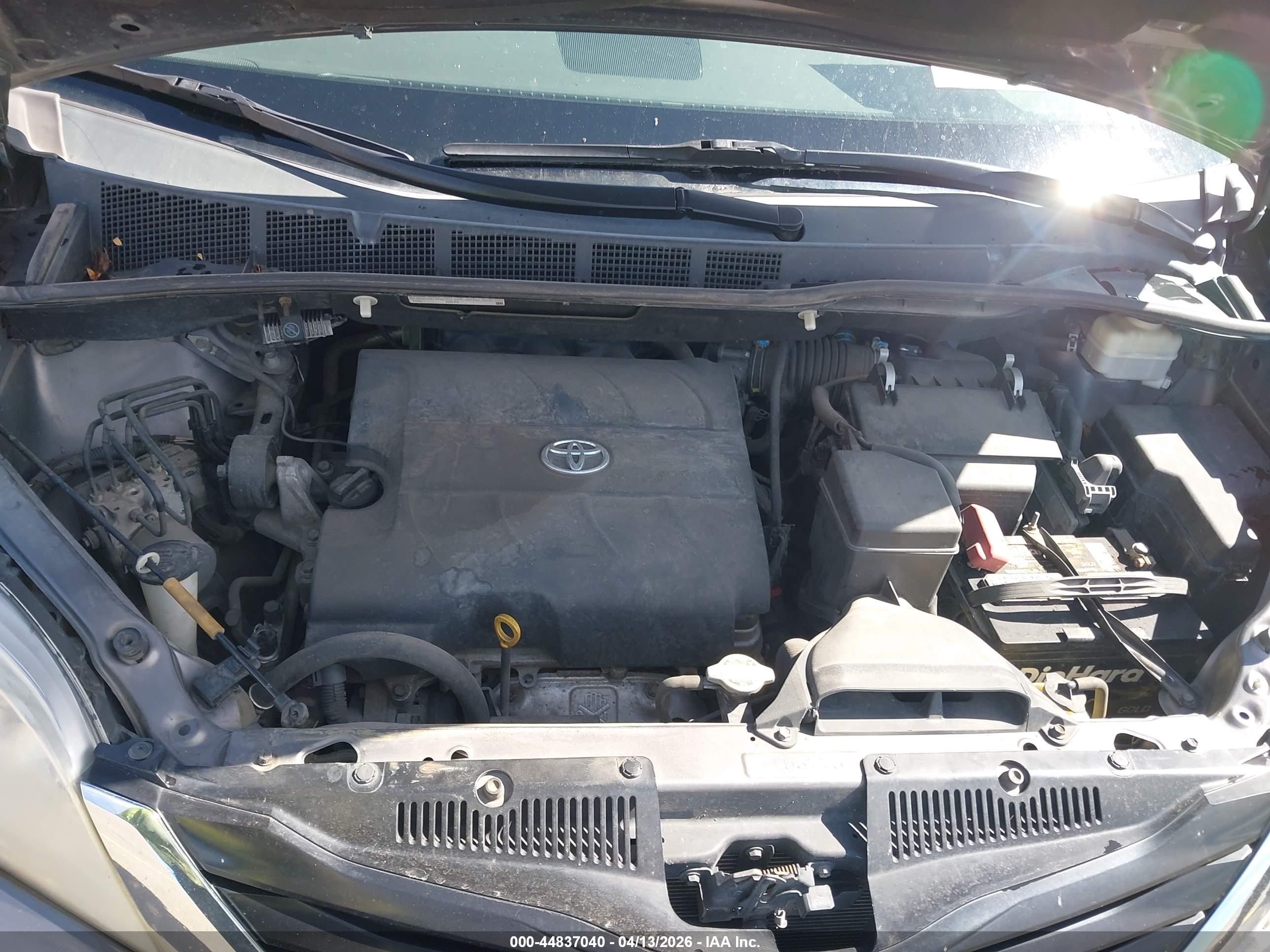 TOYOTA SIENNA image 10