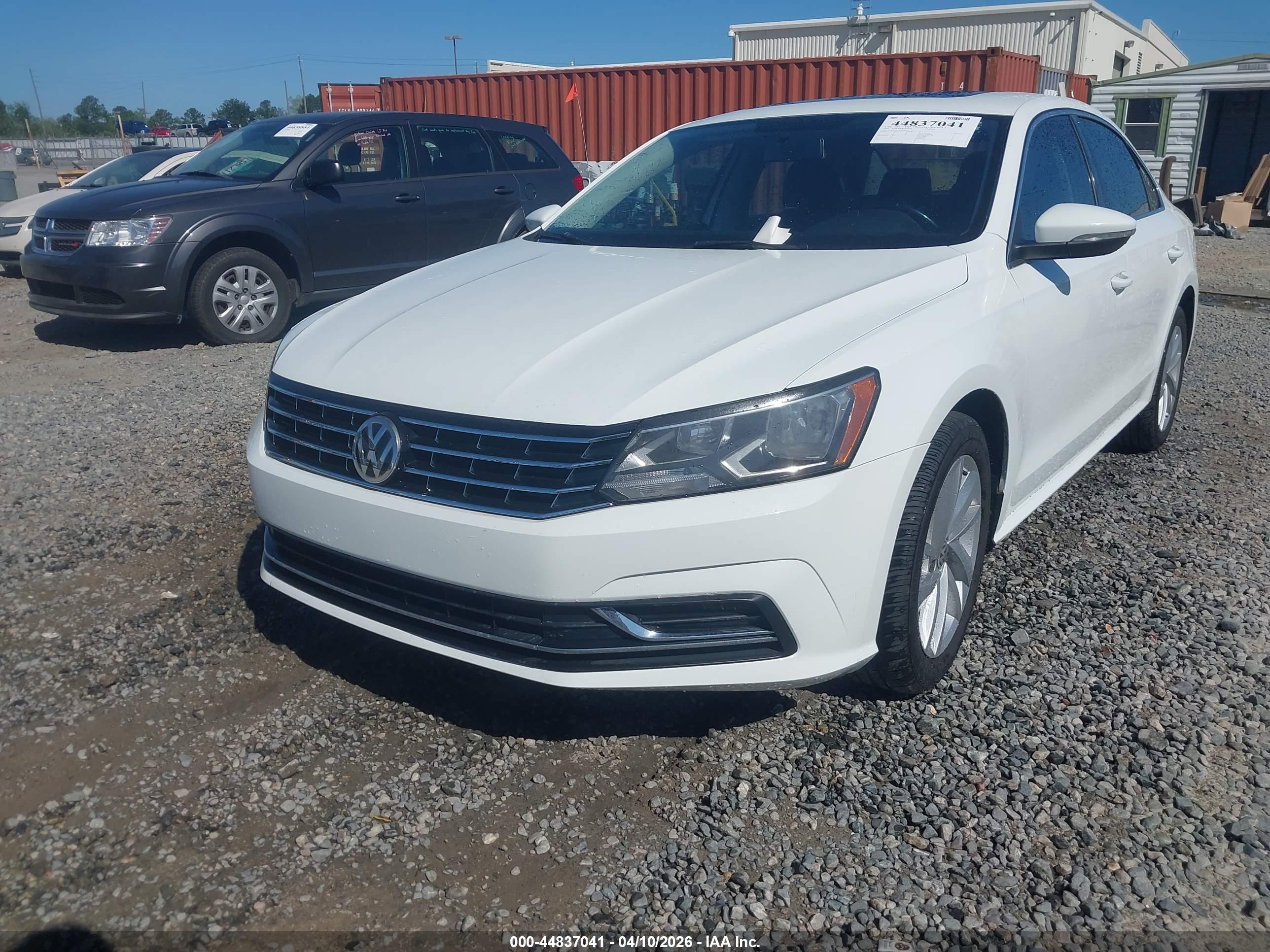 VOLKSWAGEN PASSAT image 6