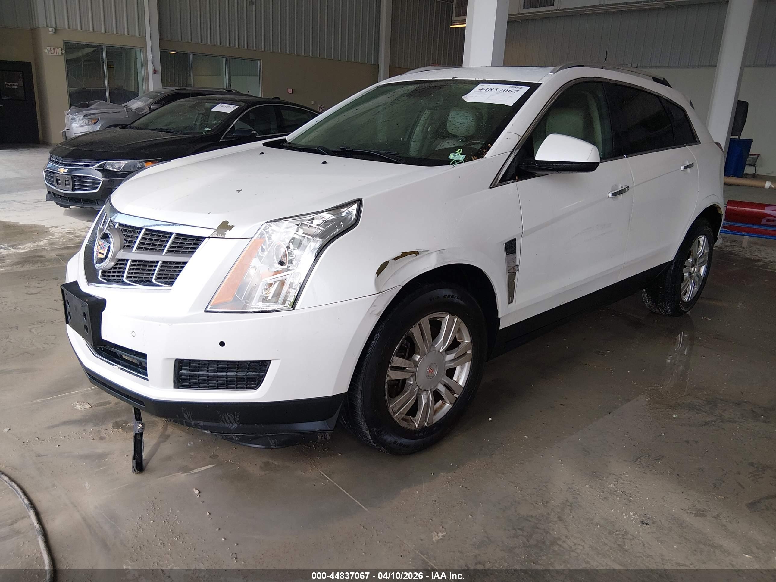 CADILLAC SRX image 2