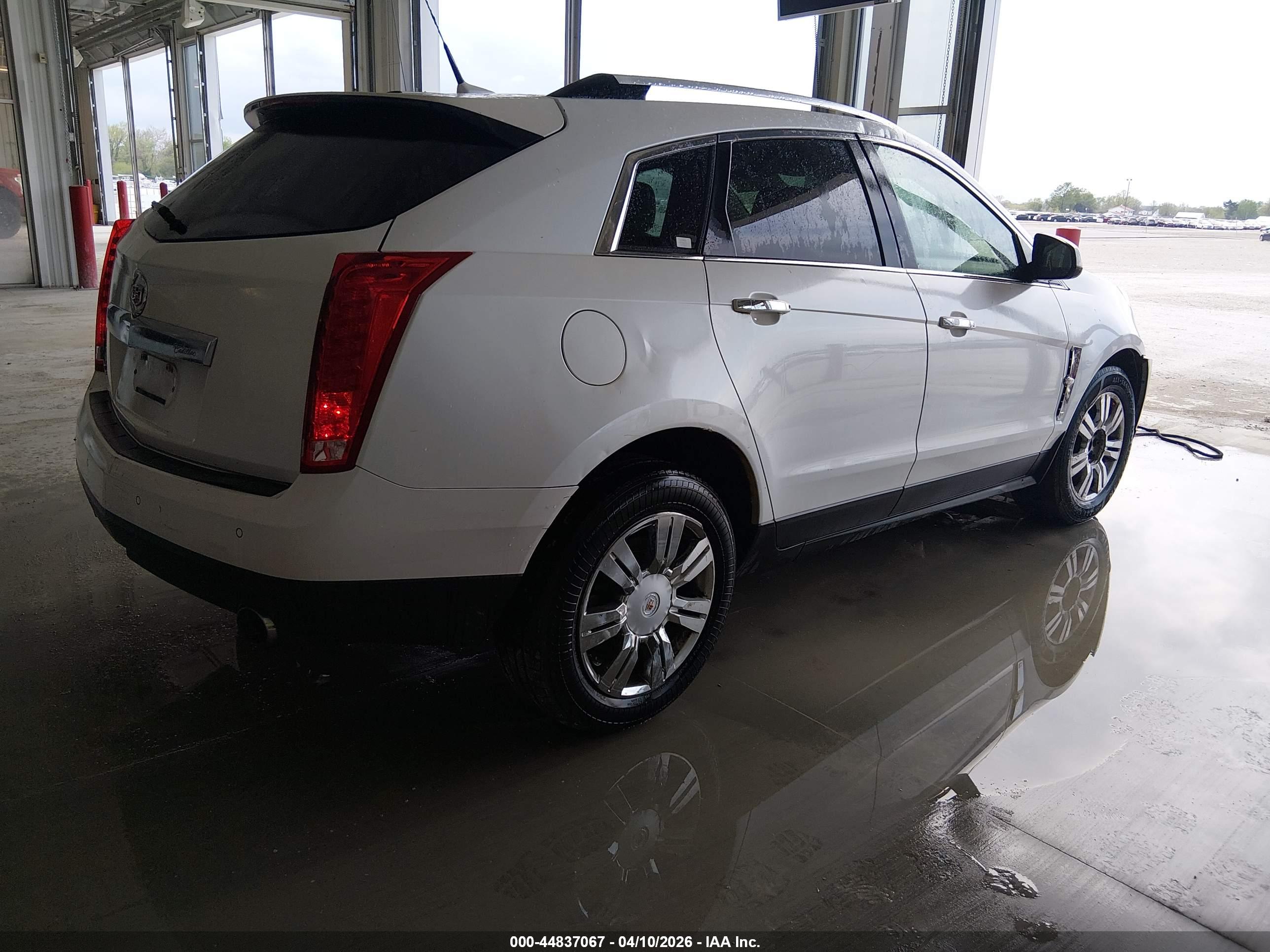 CADILLAC SRX image 4