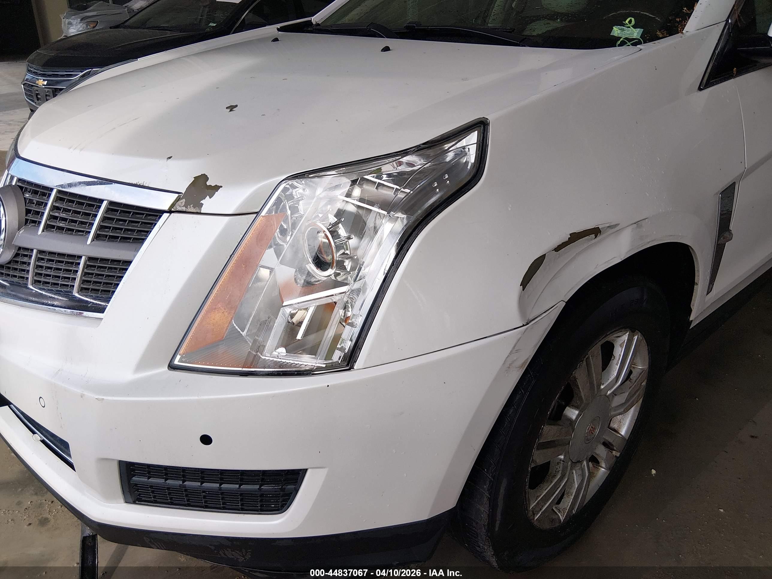 CADILLAC SRX image 6