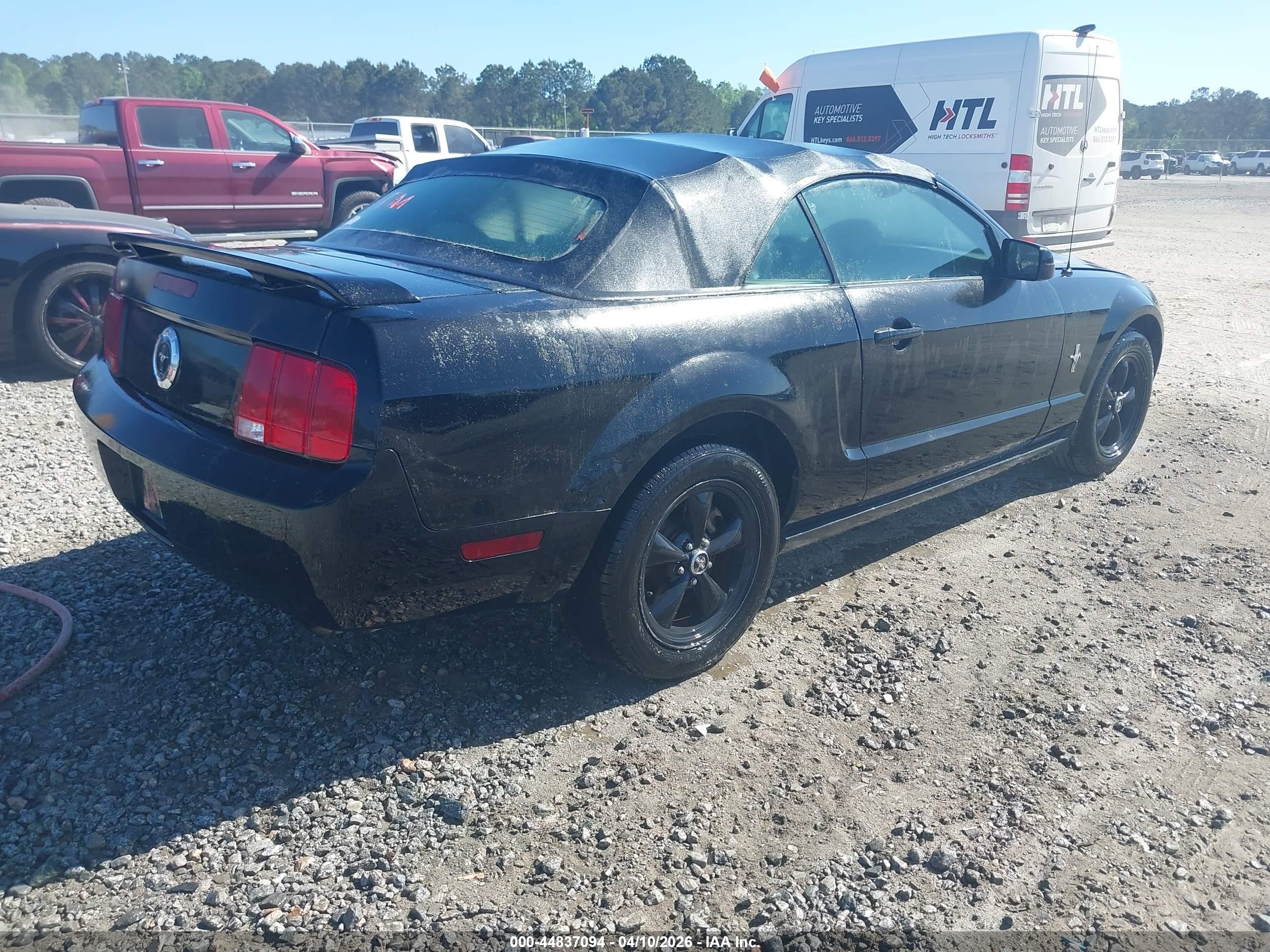 FORD MUSTANG image 4