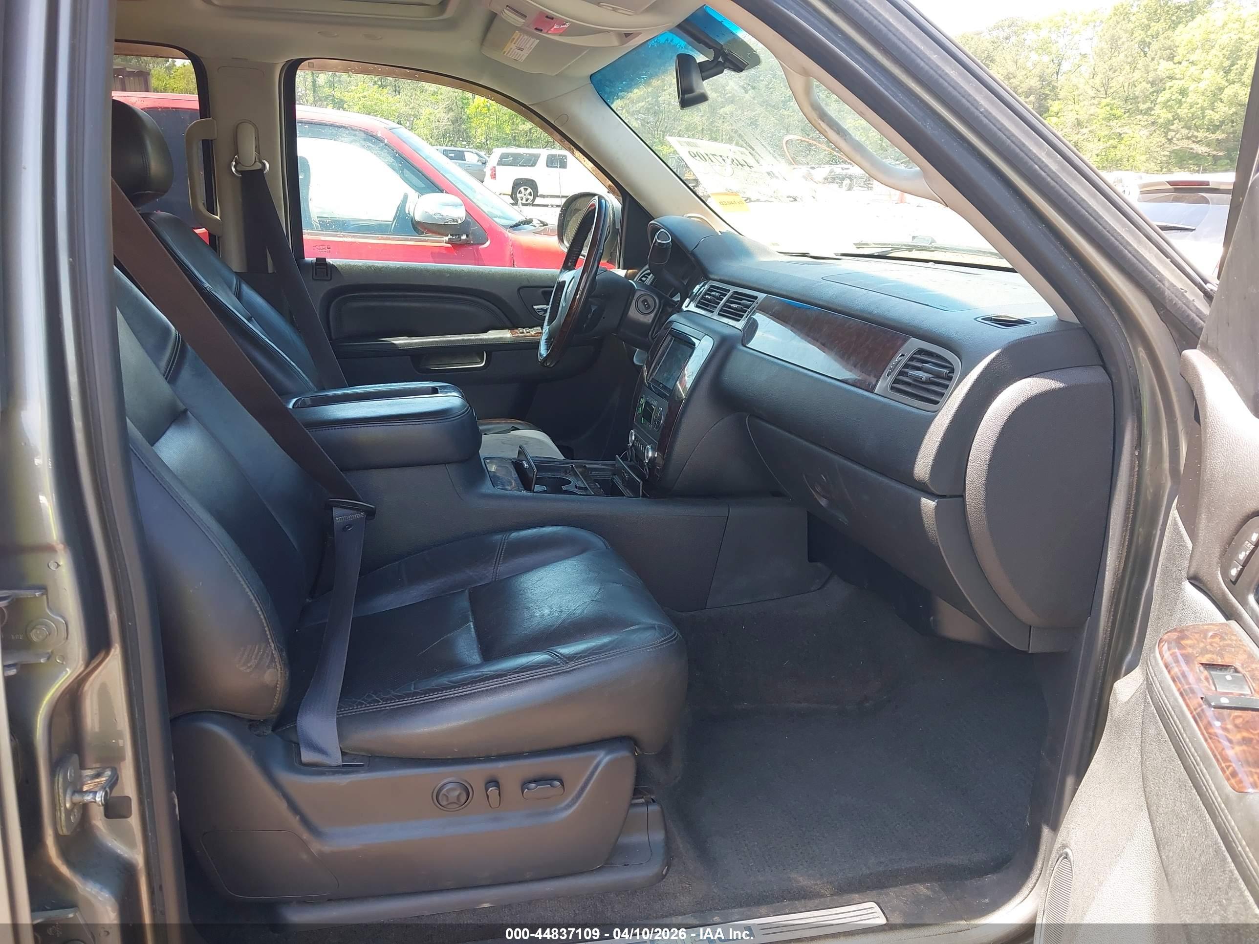GMC YUKON image 5