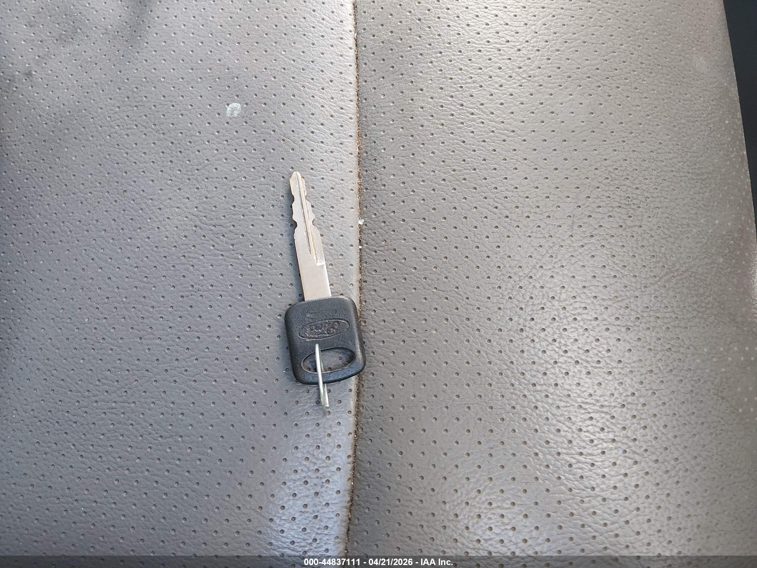 FORD E-450 image 11