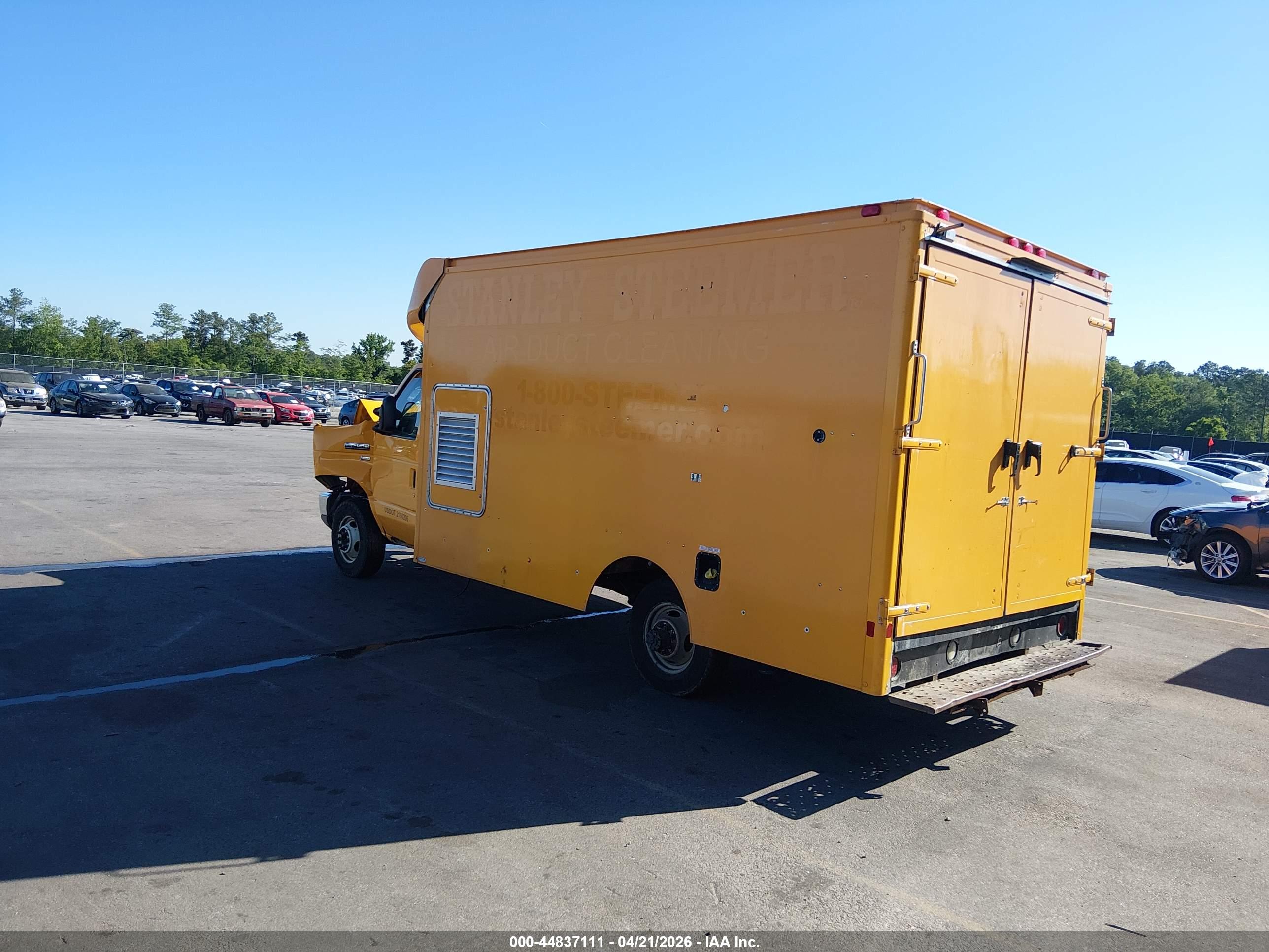 FORD E-450 image 3