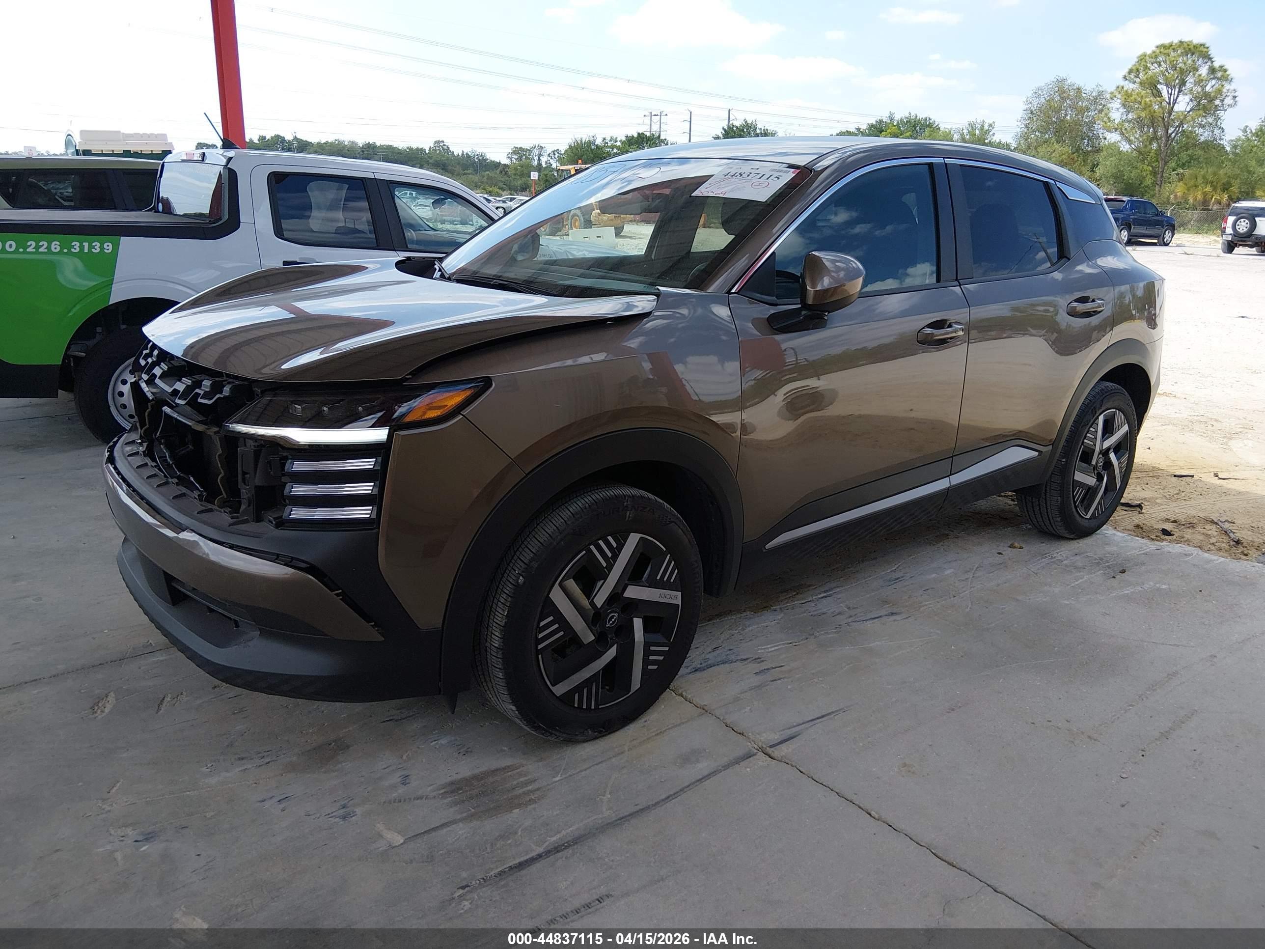 NISSAN KICKS image 2