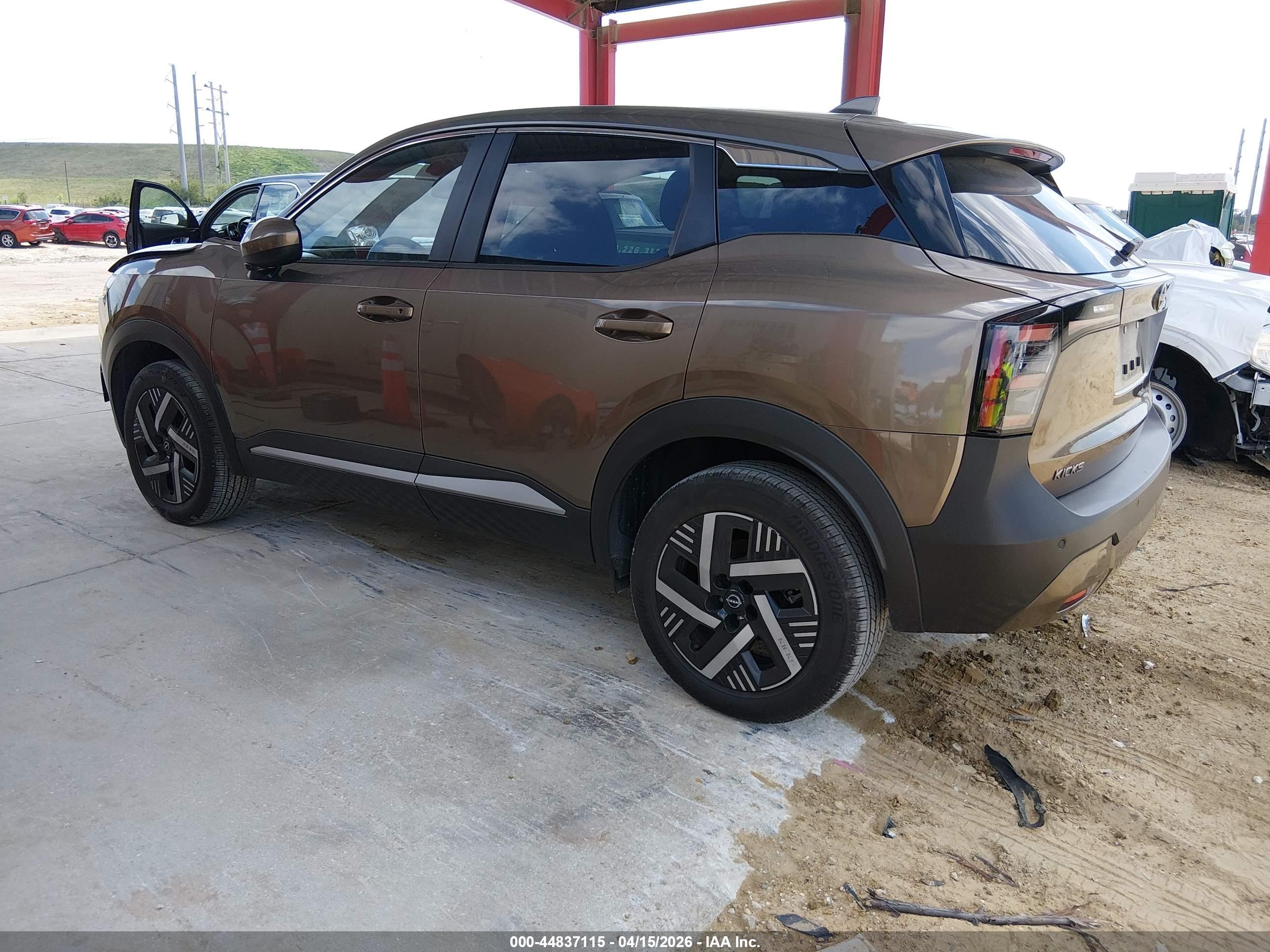 NISSAN KICKS image 3