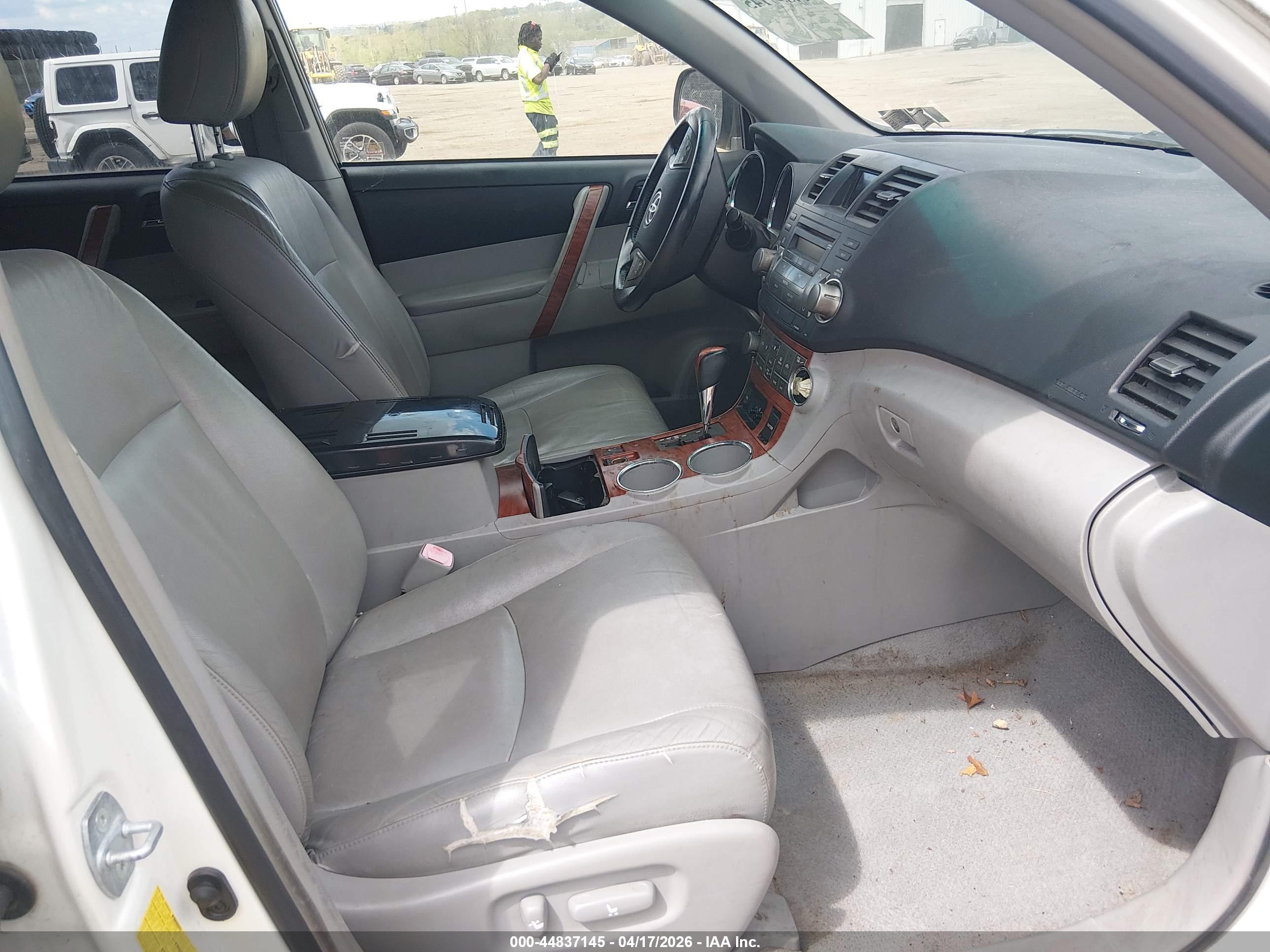 TOYOTA HIGHLANDER image 5