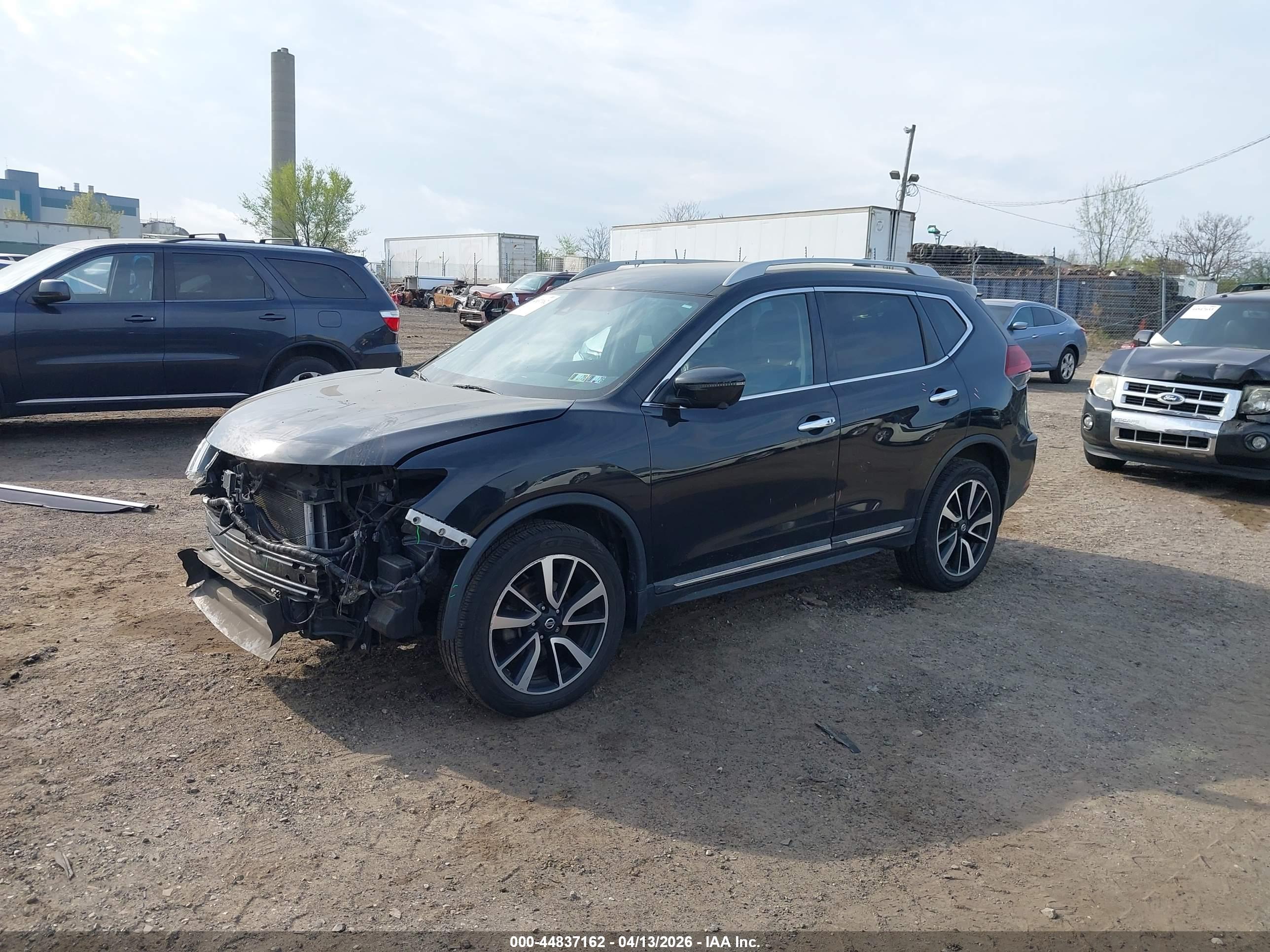 NISSAN ROGUE image 2